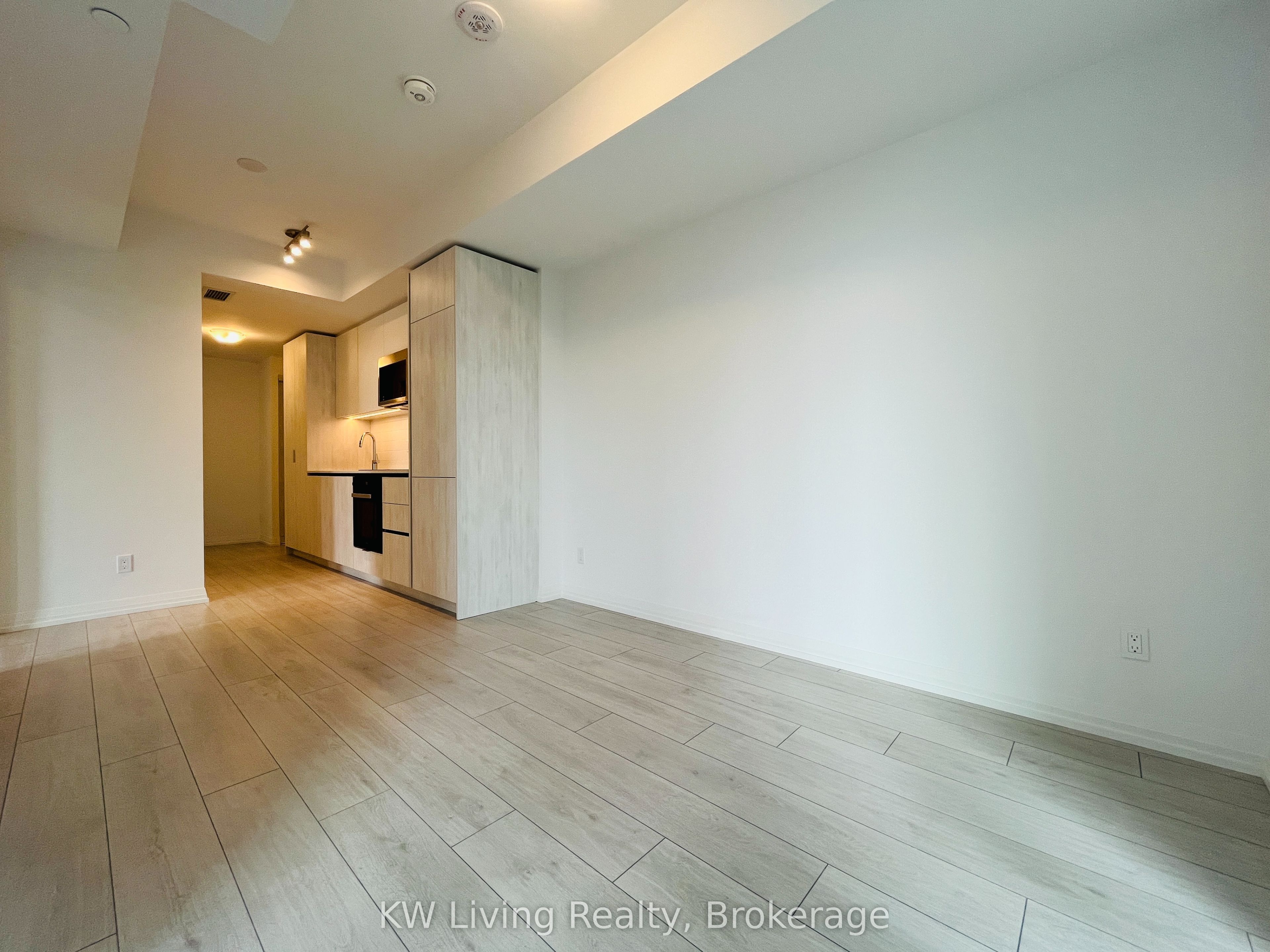 400 King Street W 1722, Toronto, ON M5V 0X8 photo 4