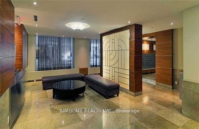 761 bay Street 2313, Toronto, ON M5G 2R2 photo 4