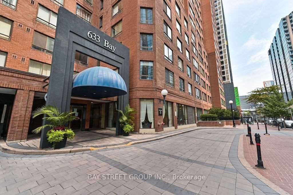 633 Bay Street 1202, Toronto, ON M5G 2G4