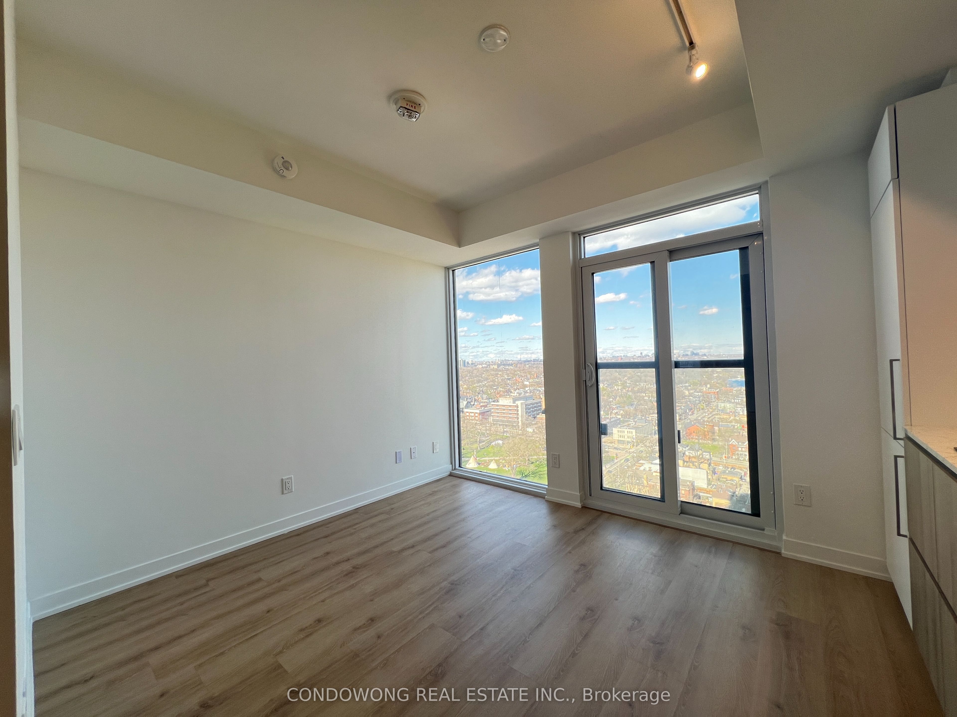319 Jarvis Street 2312, Toronto, ON M5B 0C8 photo 3