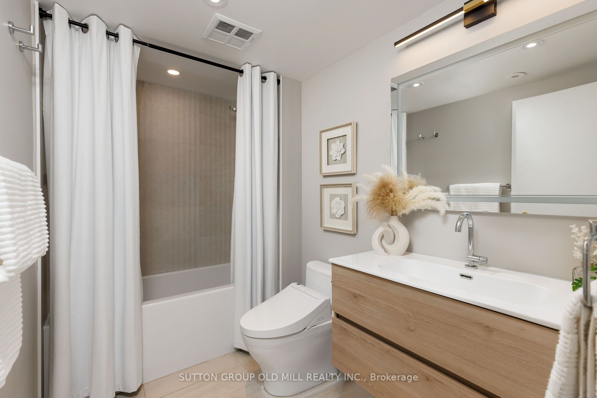 46 Western Battery Road 809, Toronto, ON M6K 3P1 photo 3