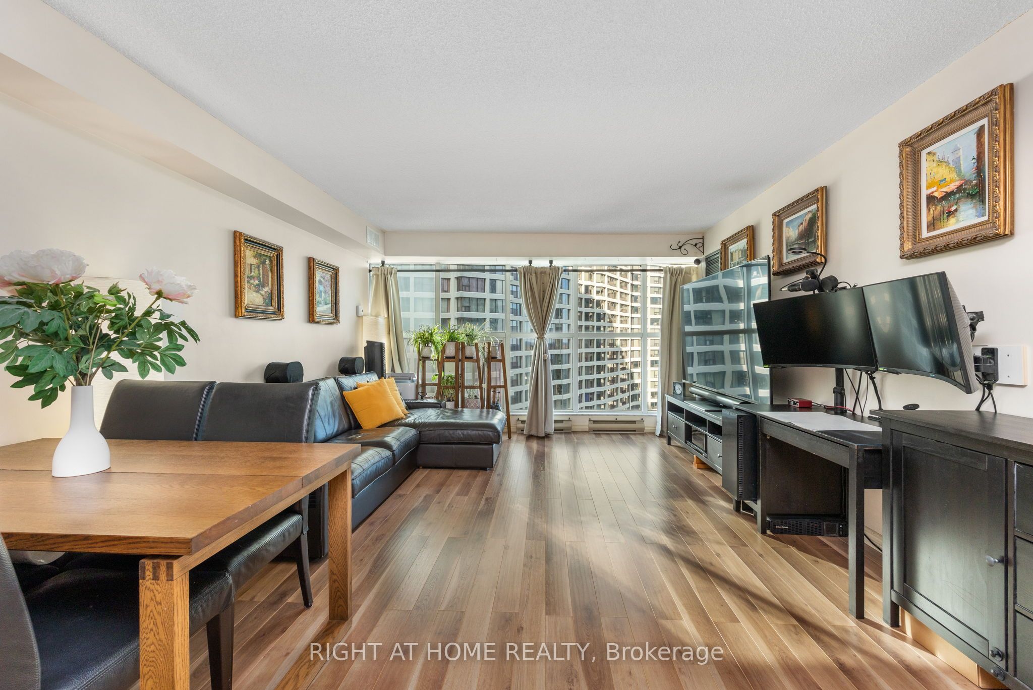 77 Harbour Square 2306, Toronto, ON M5J 2S2 photo 5