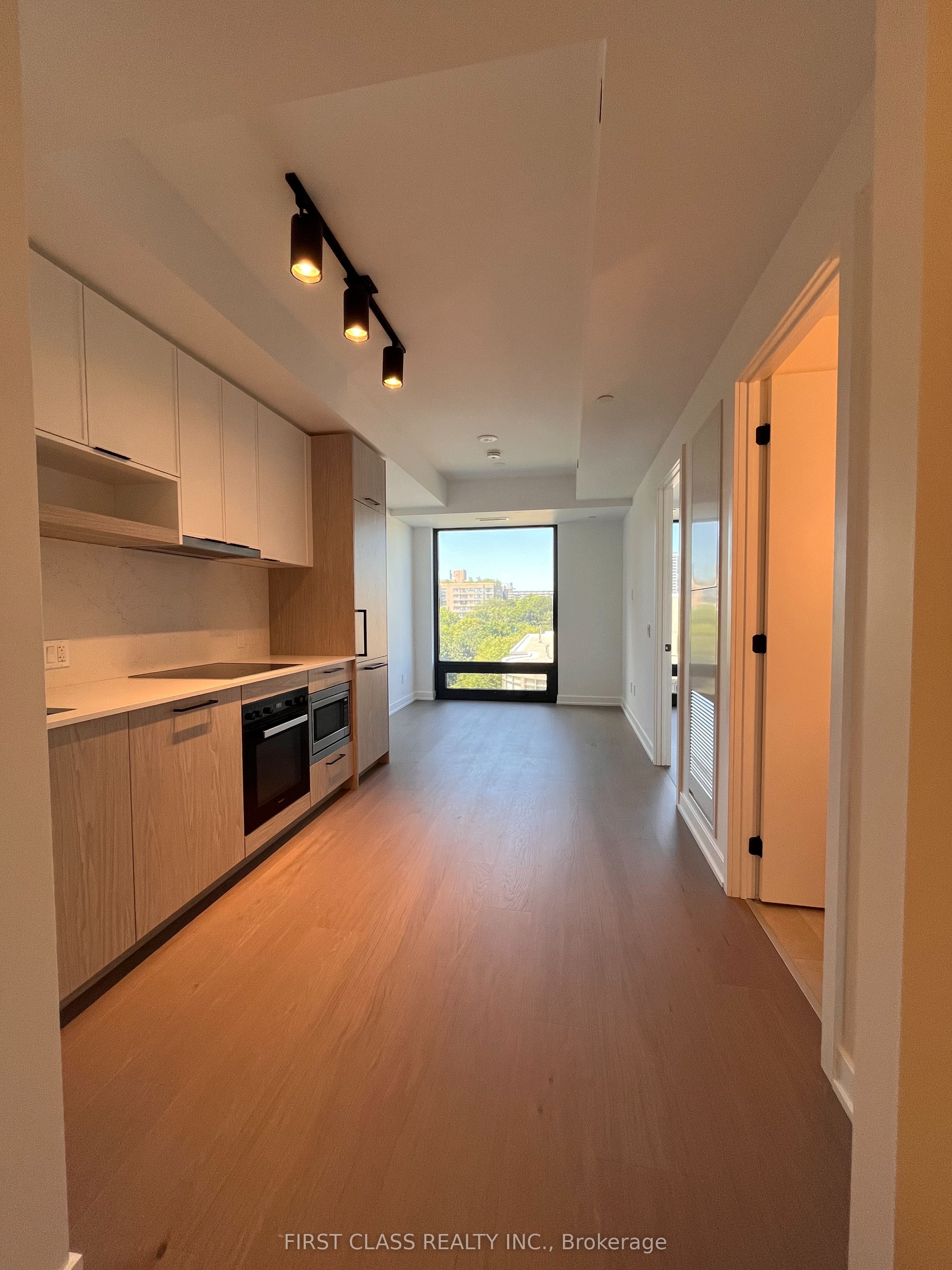 91 Montclair Avenue 908, Toronto, ON M5P 0B1 photo 2