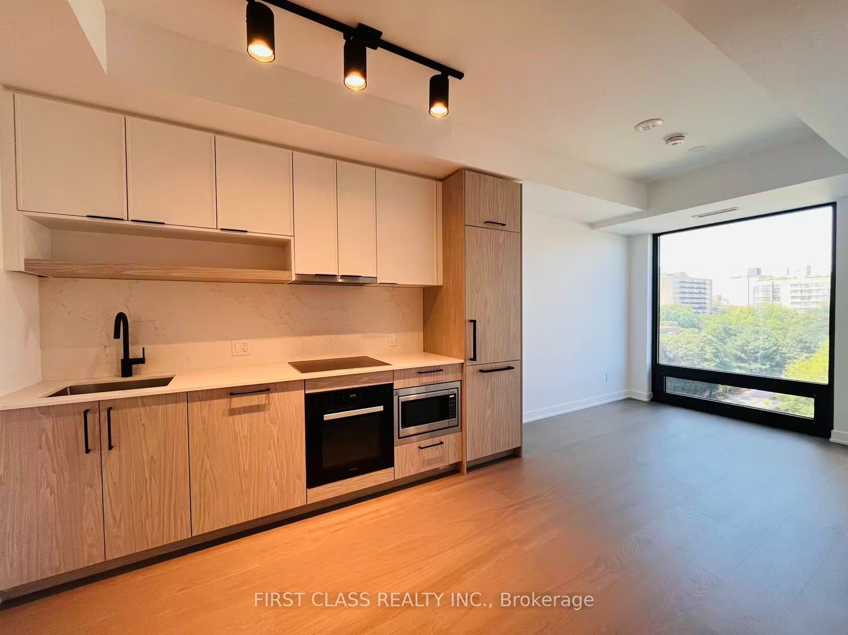 91 Montclair Avenue 908, Toronto, ON M5P 0B1 photo 3