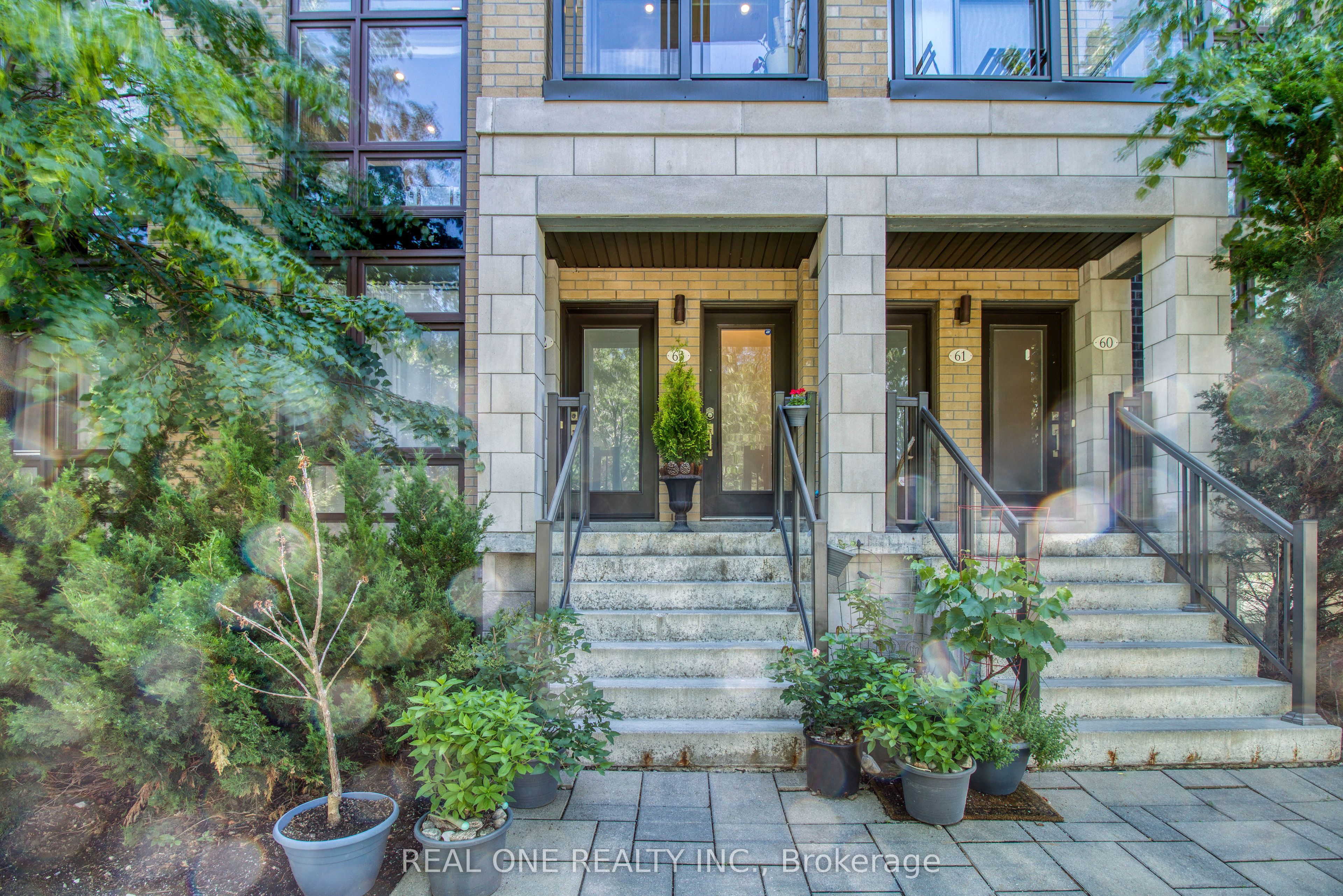 27 Eldora Avenue 63, Toronto, ON M2M 1R3 photo 2
