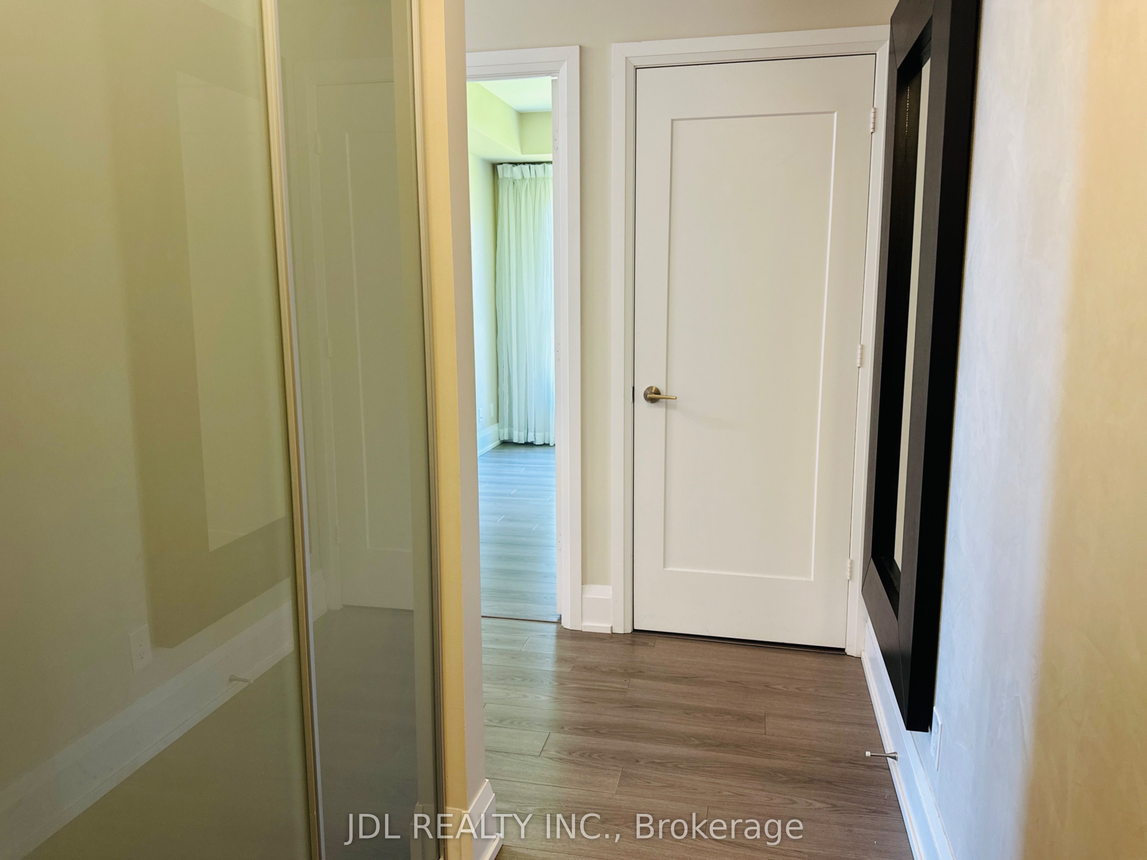 120 Harrison Garden Boulevard 309, Toronto, ON M2N 0H1 photo 5