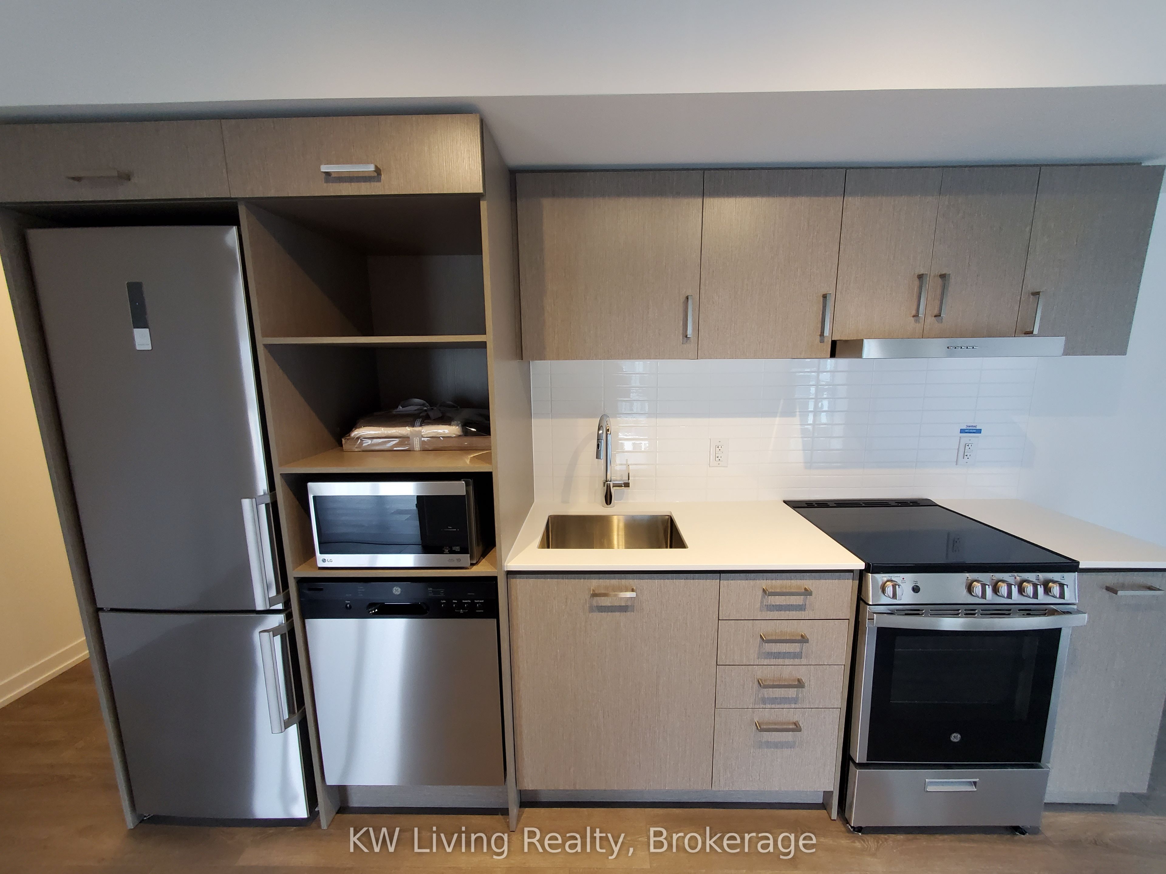219 Dundas Street 1607, Toronto, ON M5A 0V1 photo 2