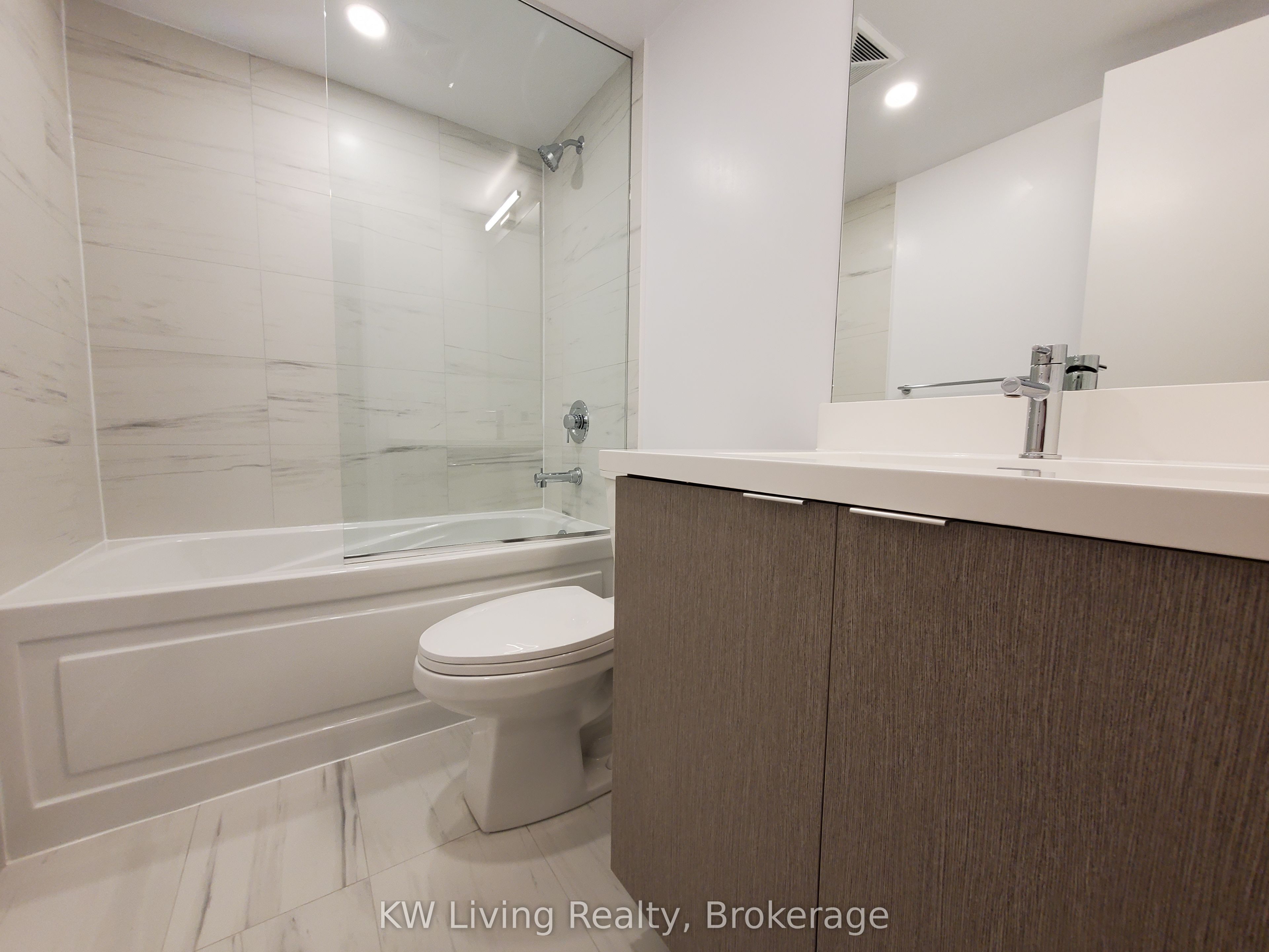 219 Dundas Street 1607, Toronto, ON M5A 0V1 photo 5