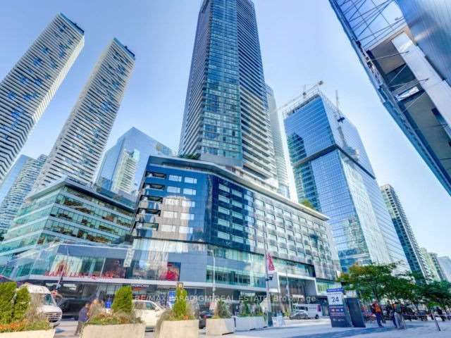 65 Bremner Boulevard 3204, Toronto, ON M5J 0A7