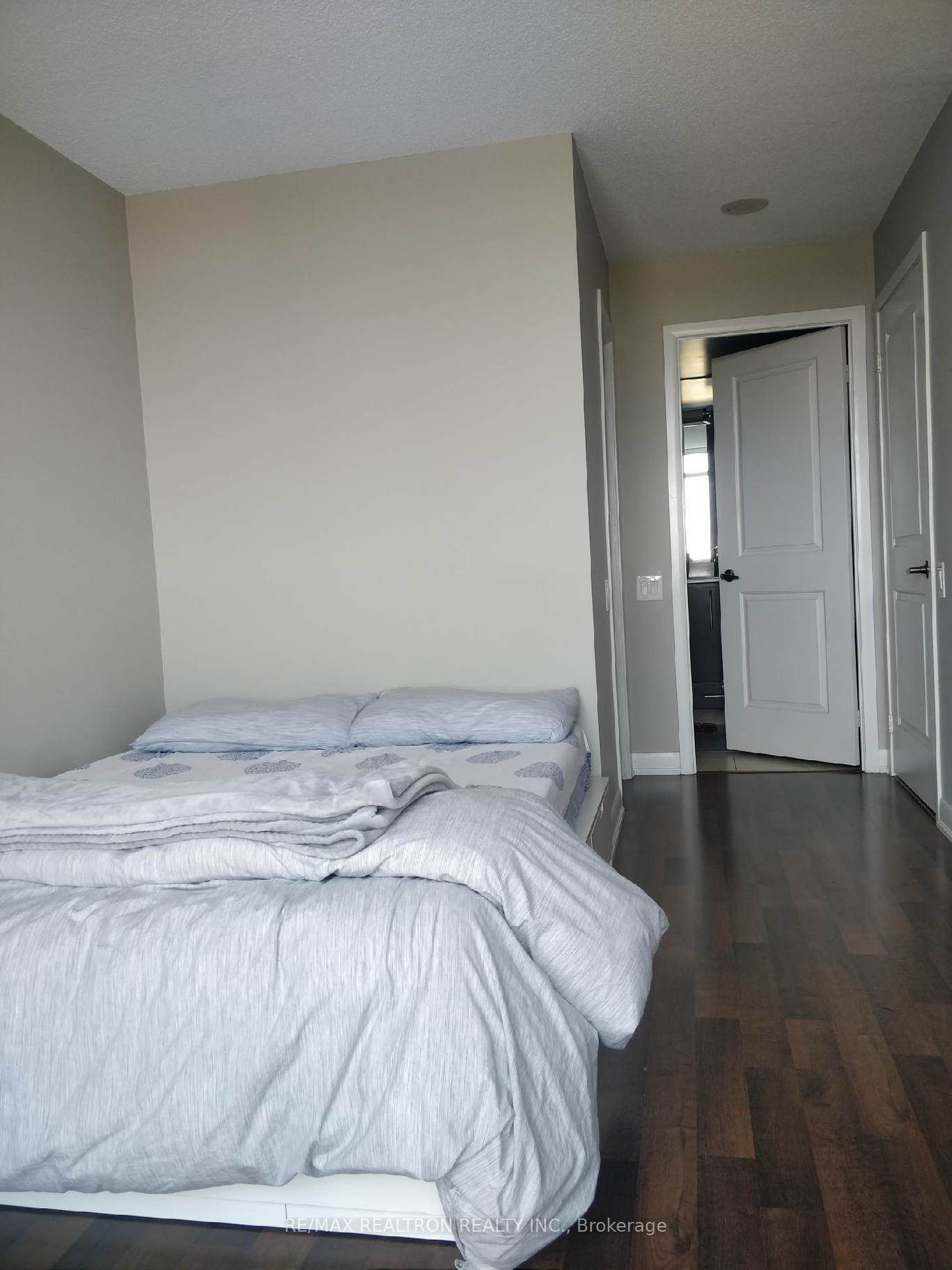 17 Anndale Drive 807, Toronto, ON M2N 2W7 photo 4