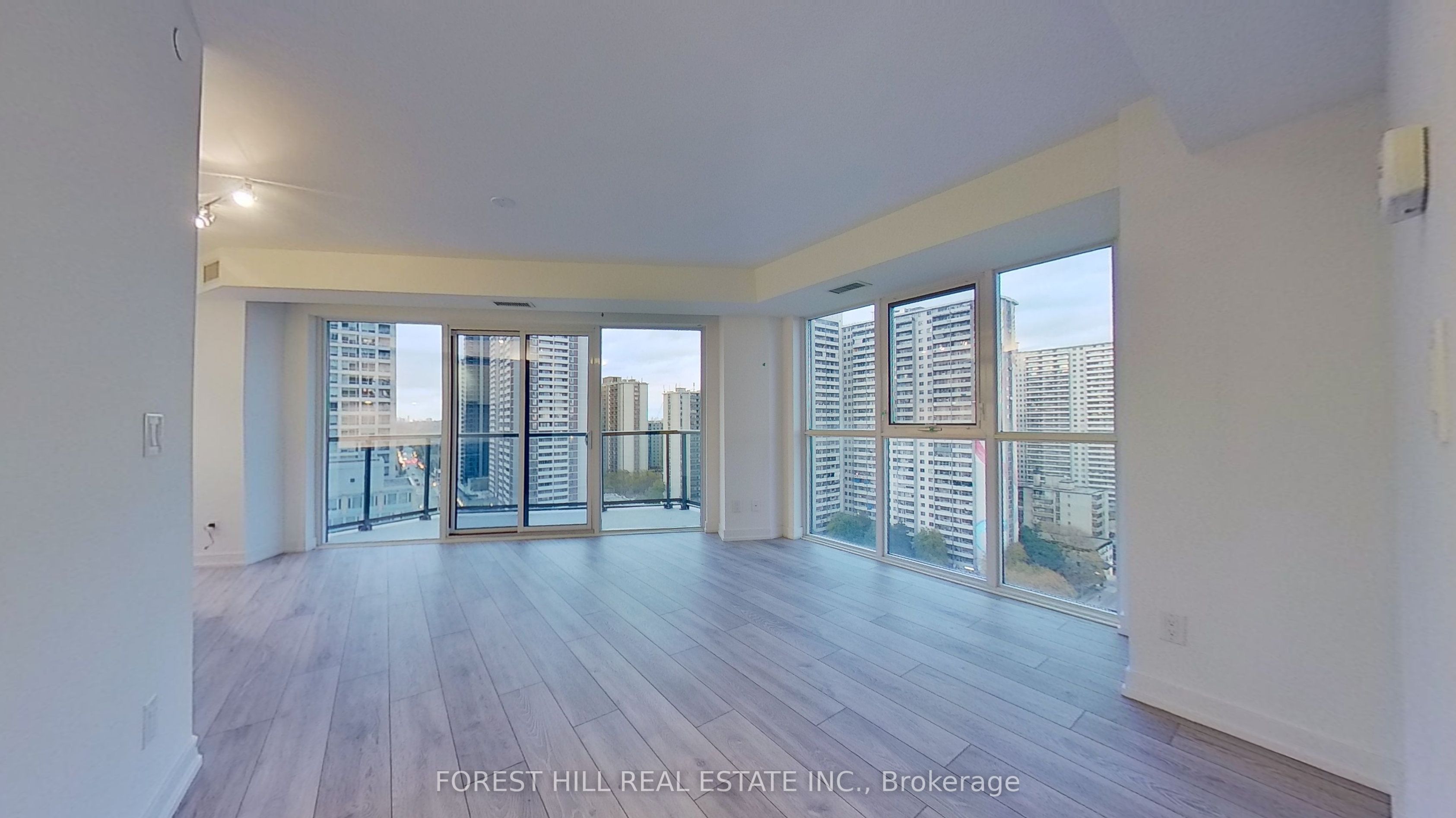 159 Wellesley Street E 1403, Toronto, ON M4Y 0H5 photo 2