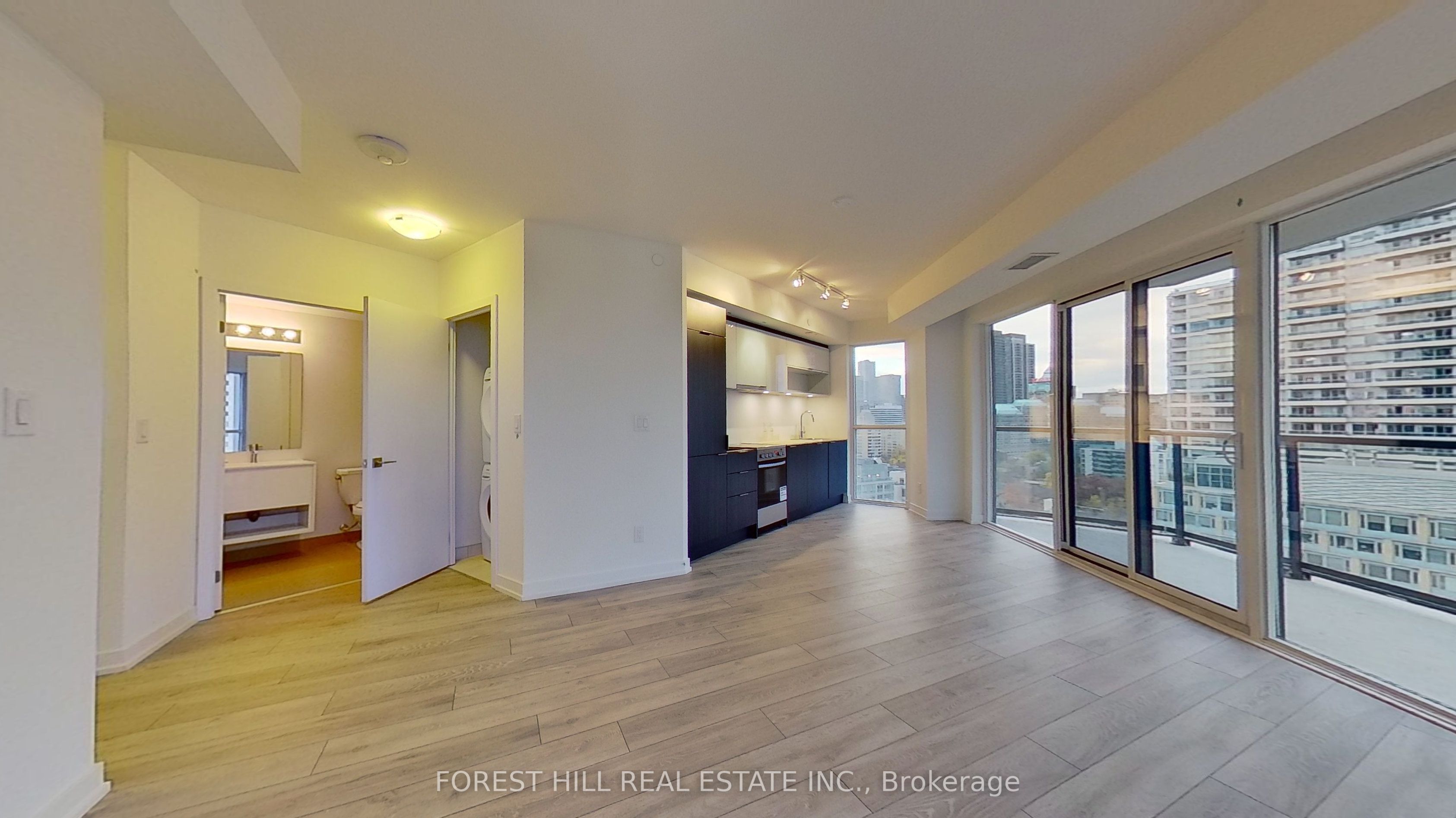 159 Wellesley Street E 1403, Toronto, ON M4Y 0H5 photo 3