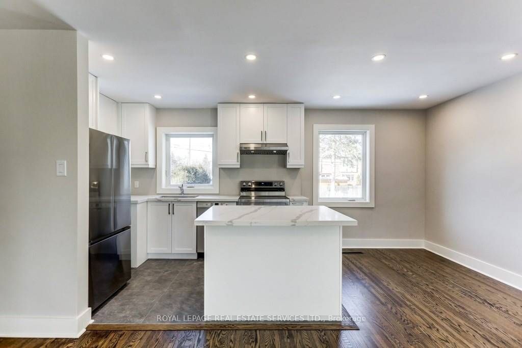 158 Finch Avenue E Main Floor, Toronto, ON M2N 4R9 photo 2