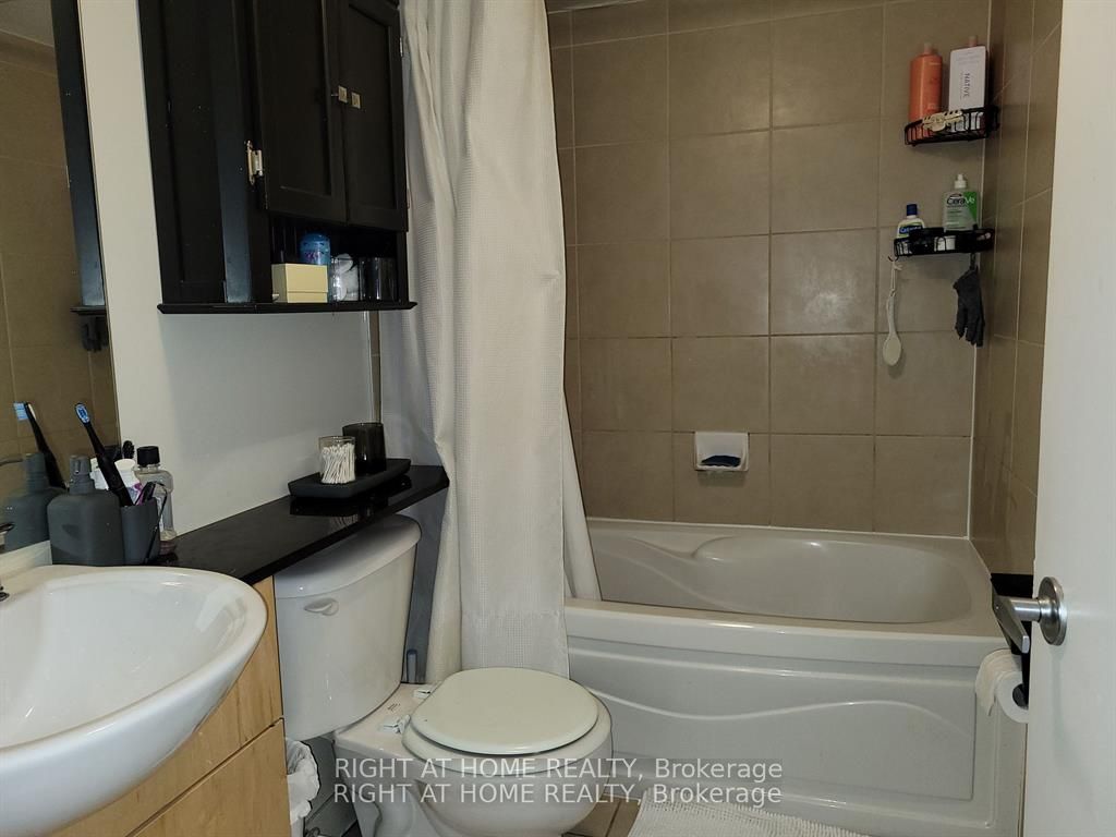 361 Front Street W 3205, Toronto, ON M5V 3R5 photo 5