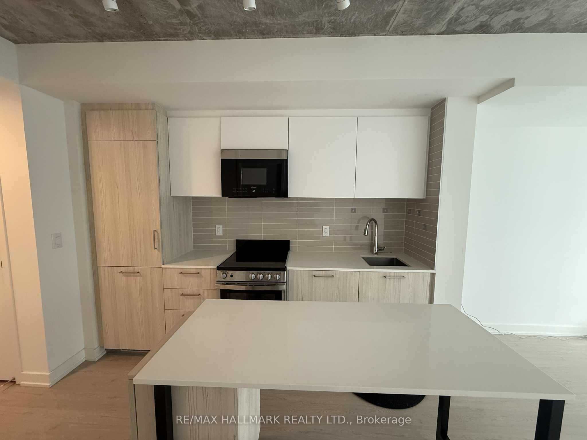 65 Mutual Street 908, Toronto, ON M5B 0E5 photo 3