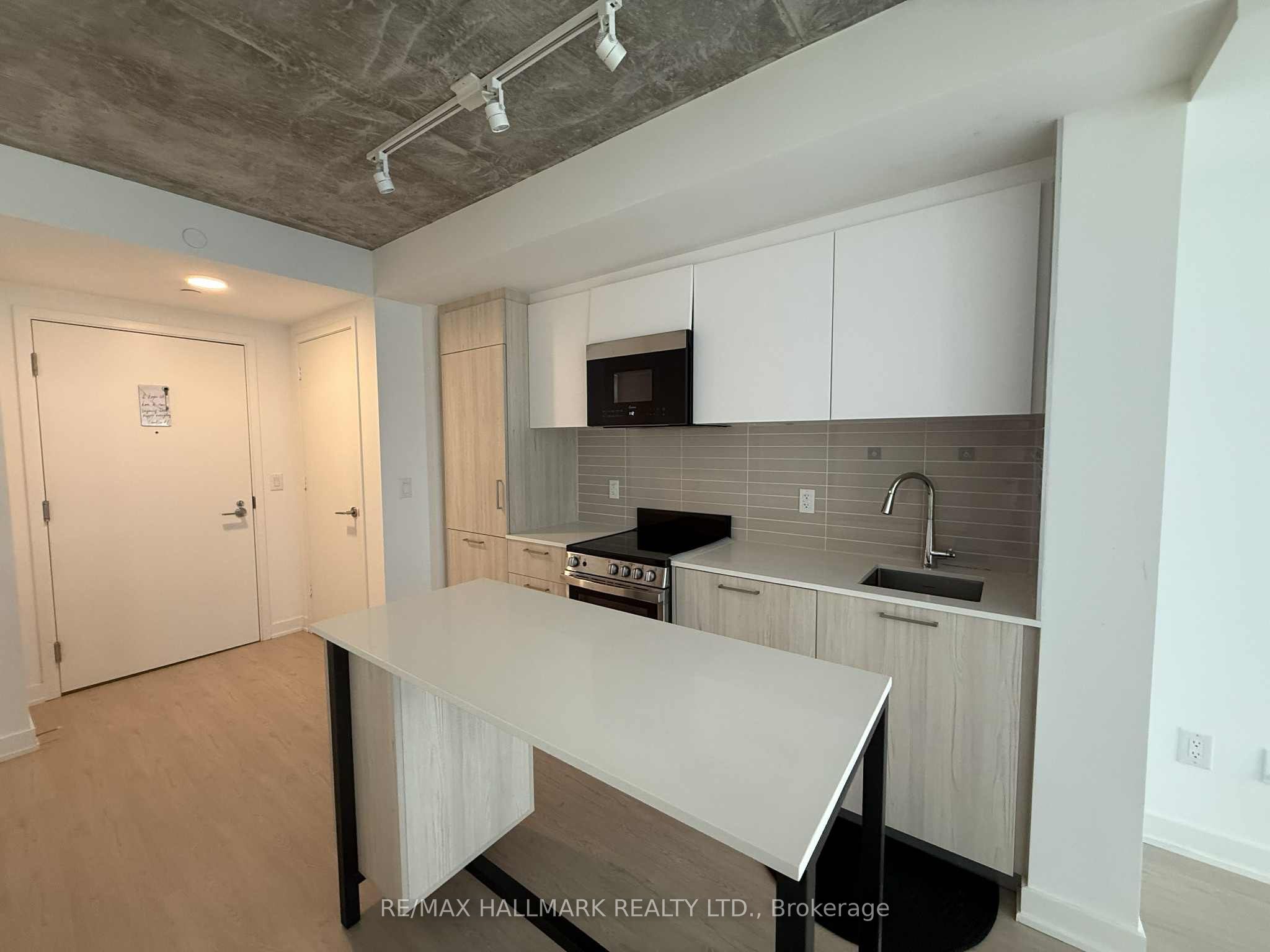 65 Mutual Street 908, Toronto, ON M5B 0E5 photo 5