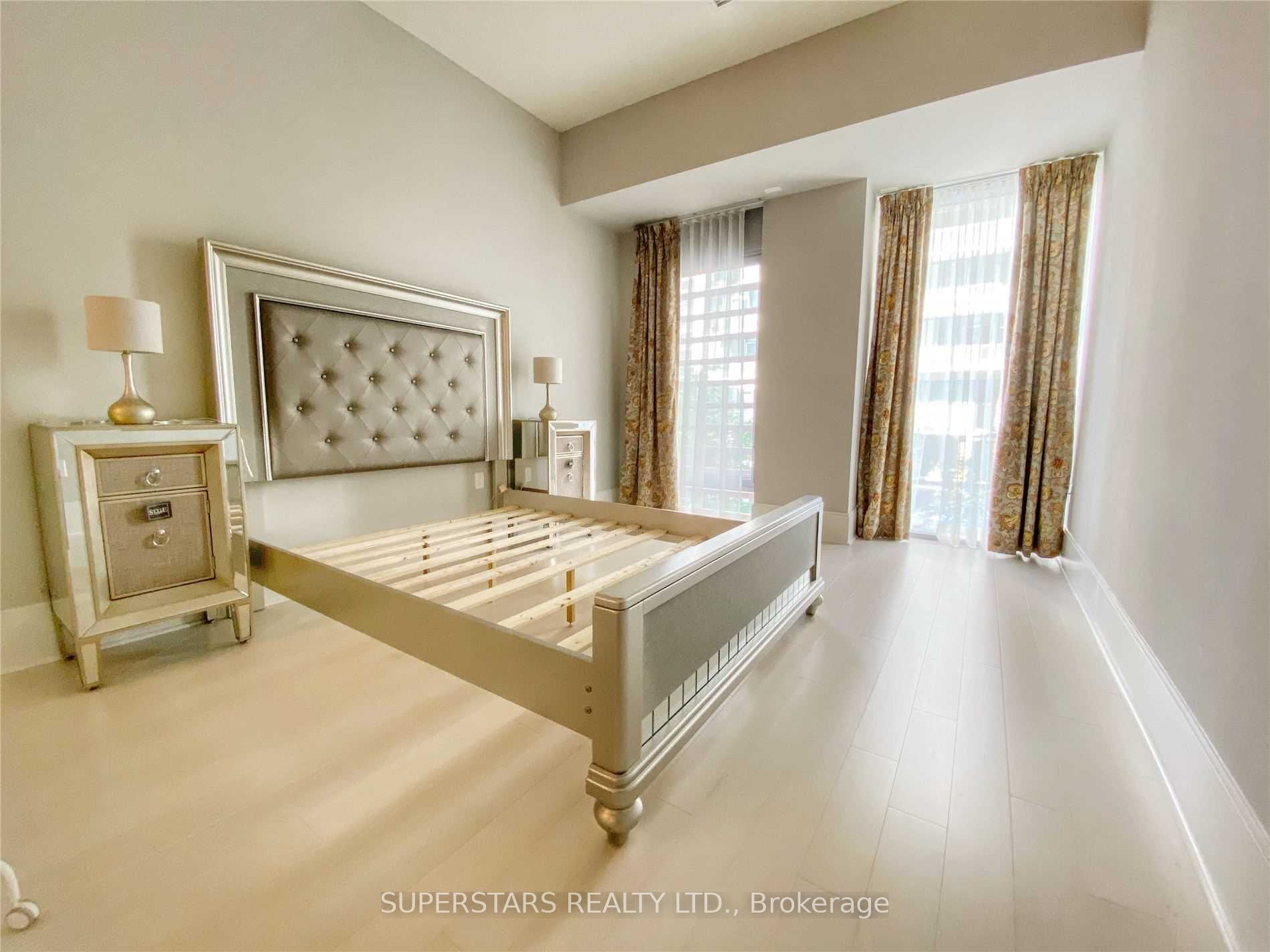 29 Queens Quay E Th125, Toronto, ON M5E 0A4 photo 2