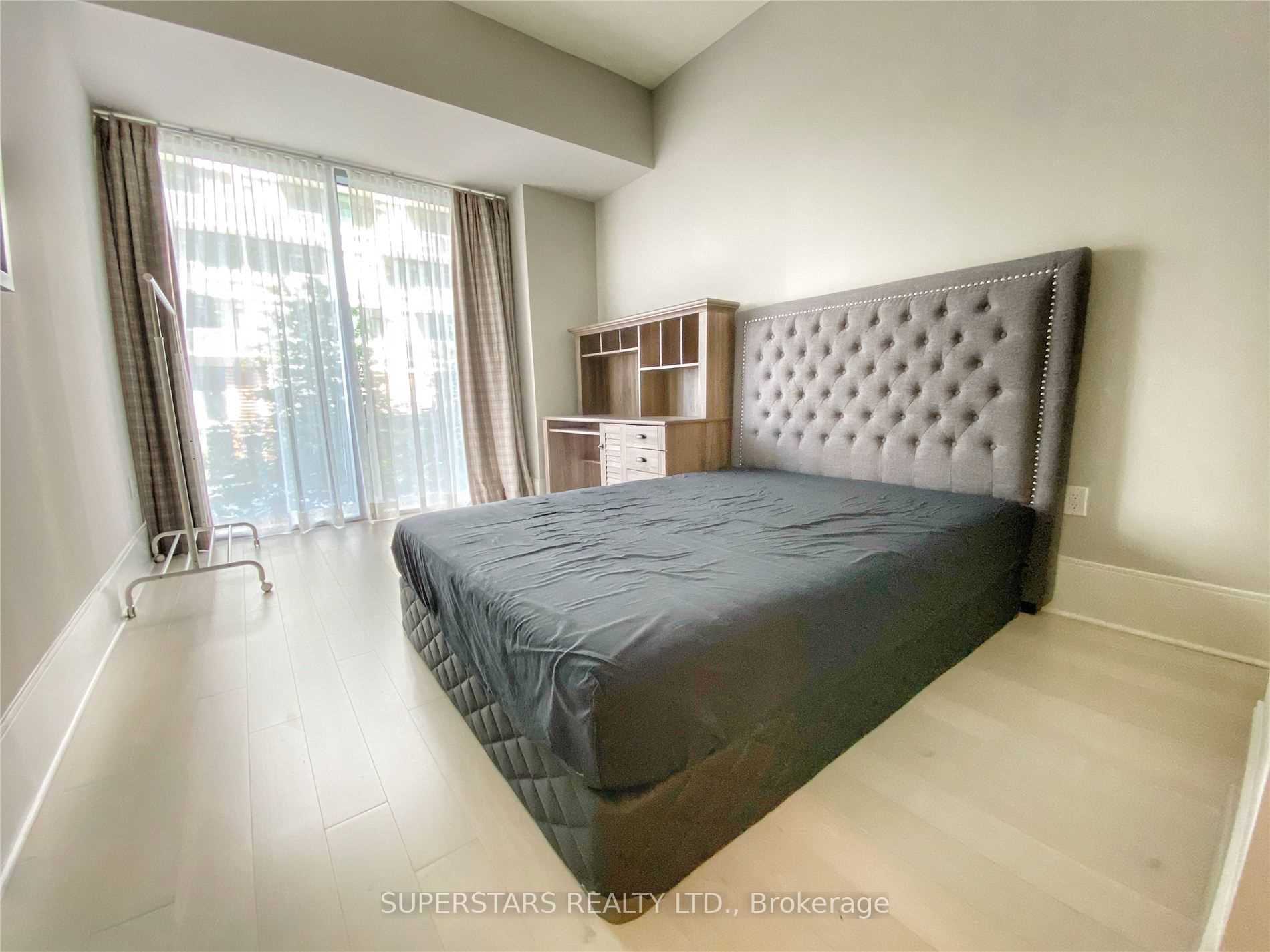 29 Queens Quay E Th125, Toronto, ON M5E 0A4 photo 3