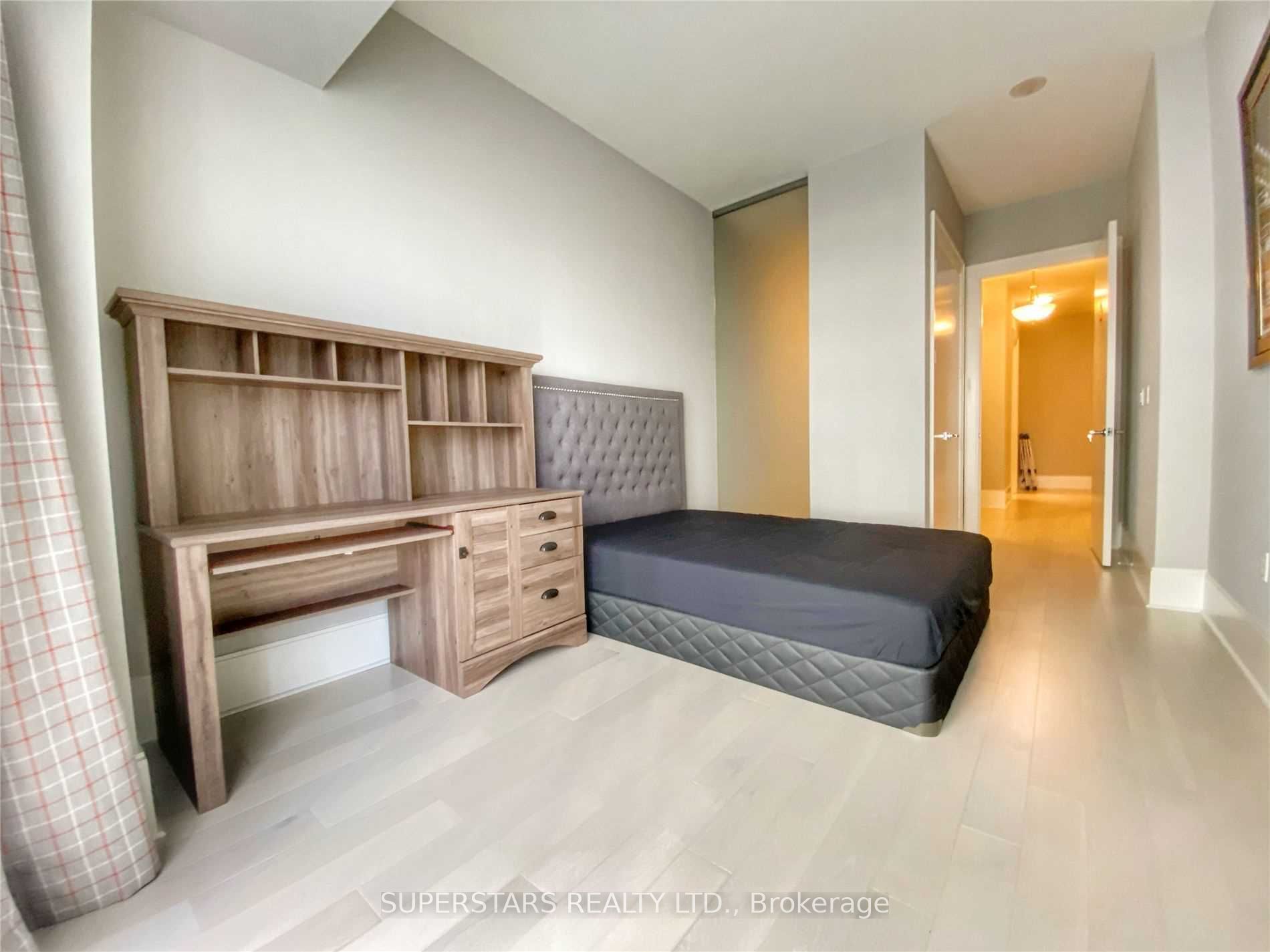 29 Queens Quay E Th125, Toronto, ON M5E 0A4 photo 4