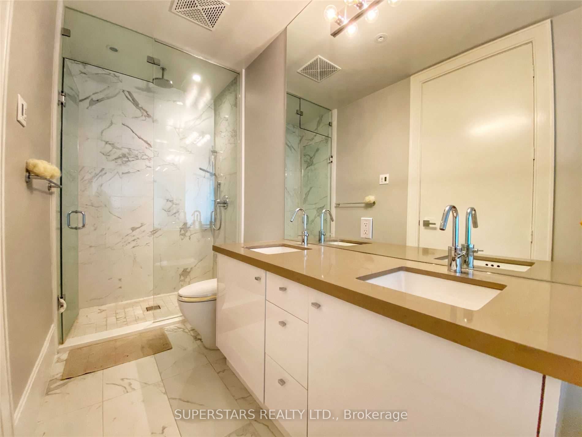 29 Queens Quay E Th125, Toronto, ON M5E 0A4 photo 5