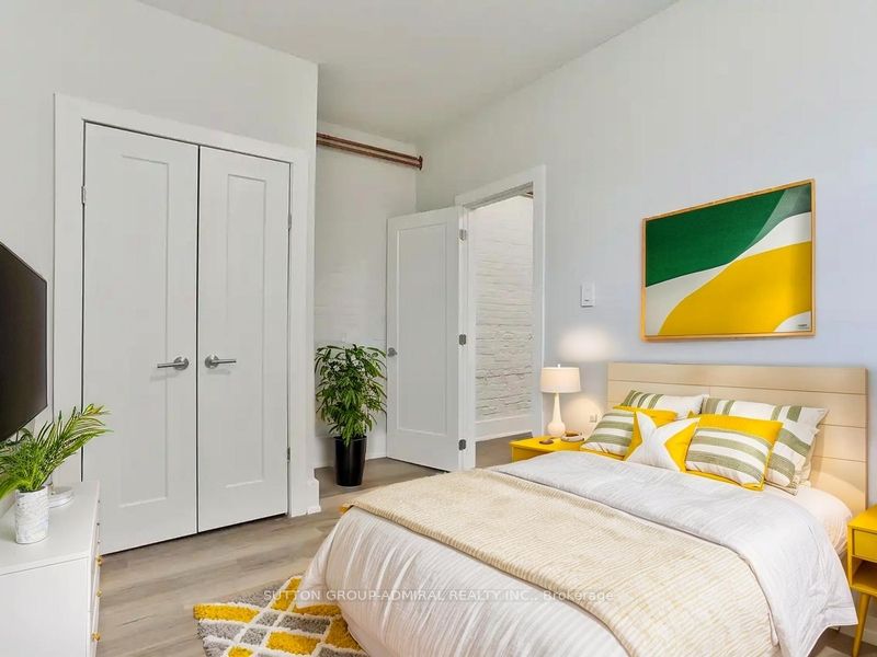 915 St Clair Avenue W 12, Toronto, ON M6C 1C7 photo 5