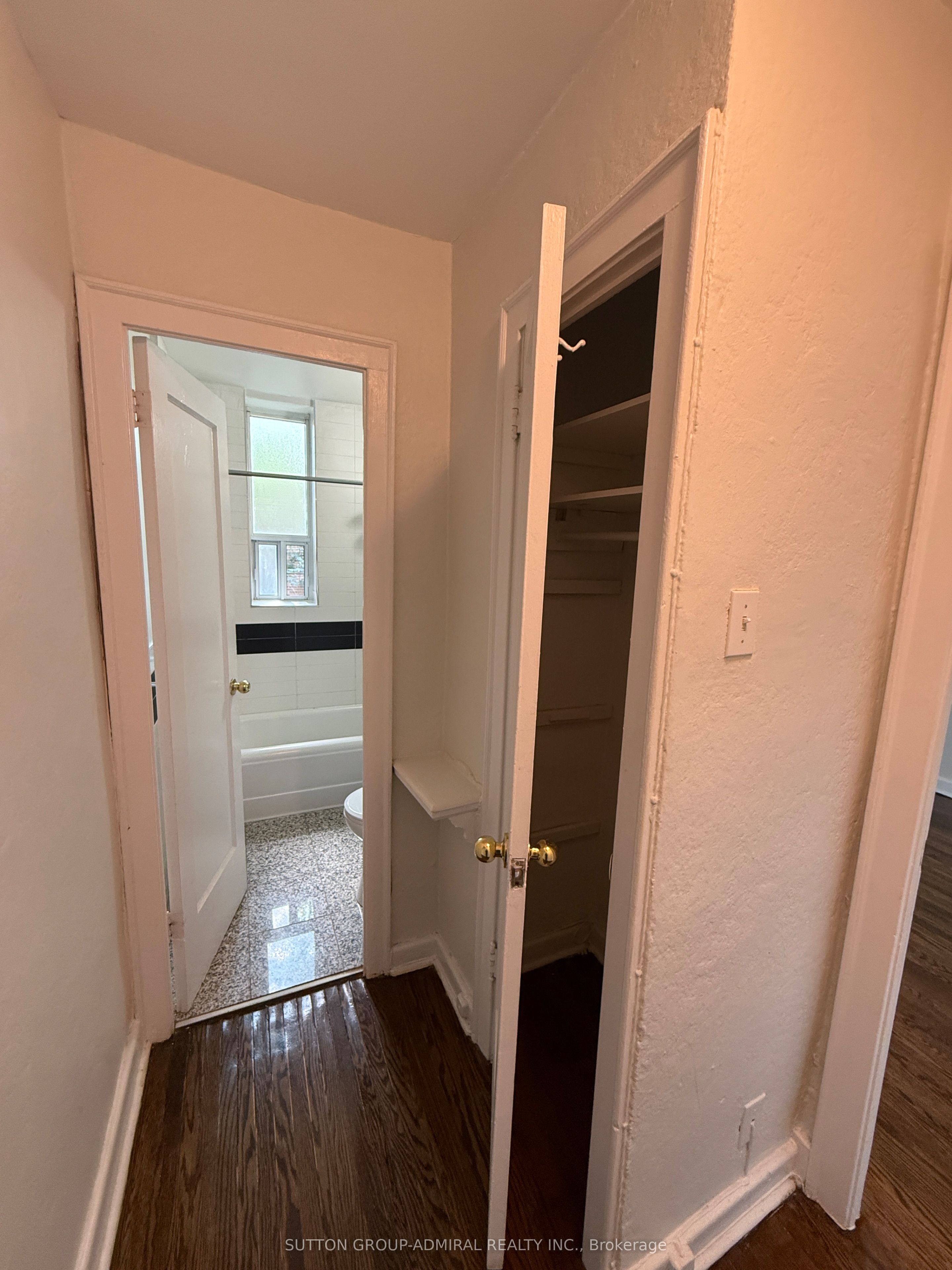 166 Eastbourne Avenue 12, Toronto, ON M5P 2G6 photo 3