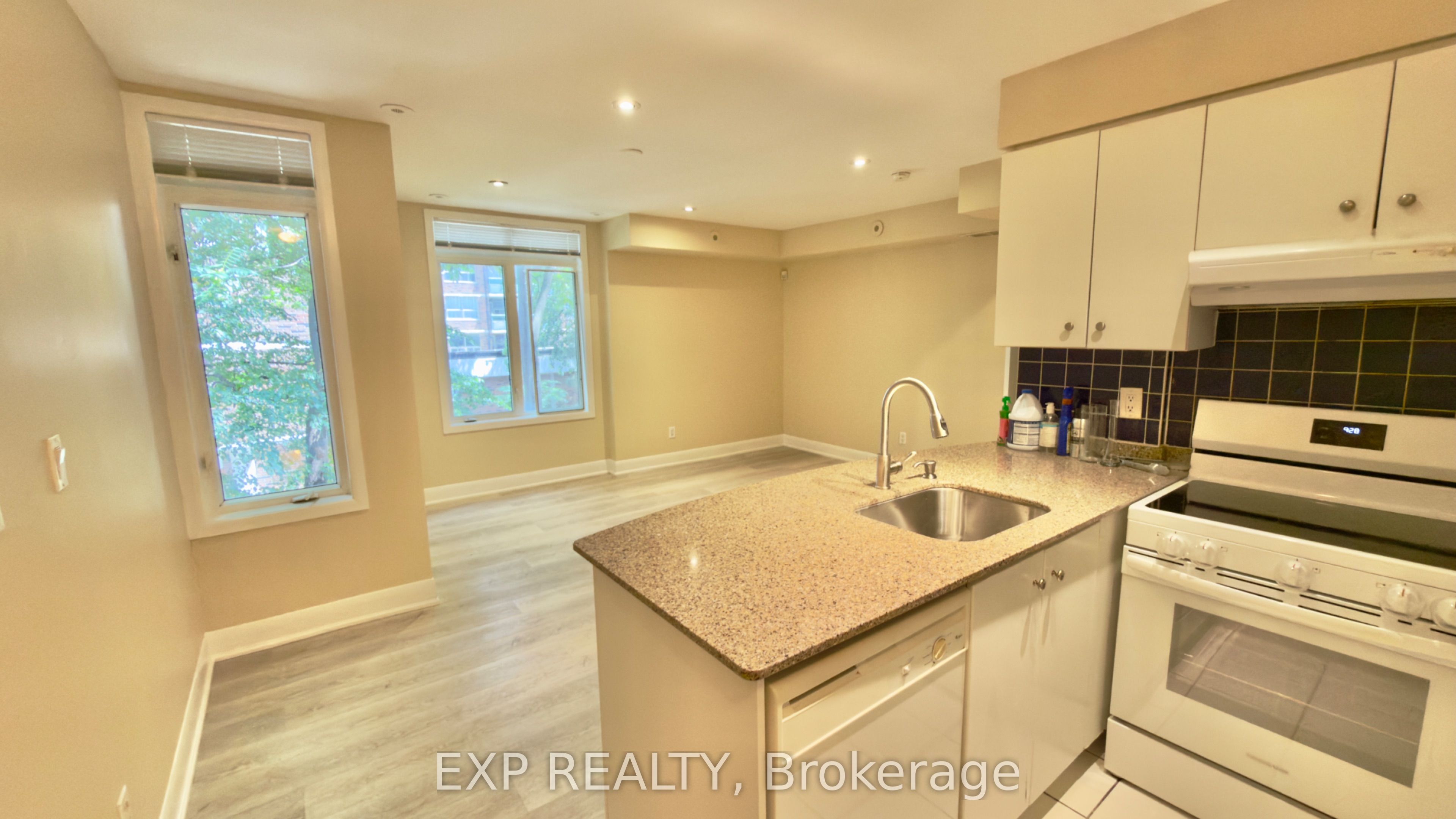 415 Jarvis Street 397, Toronto, ON M4Y 3C1 photo 5