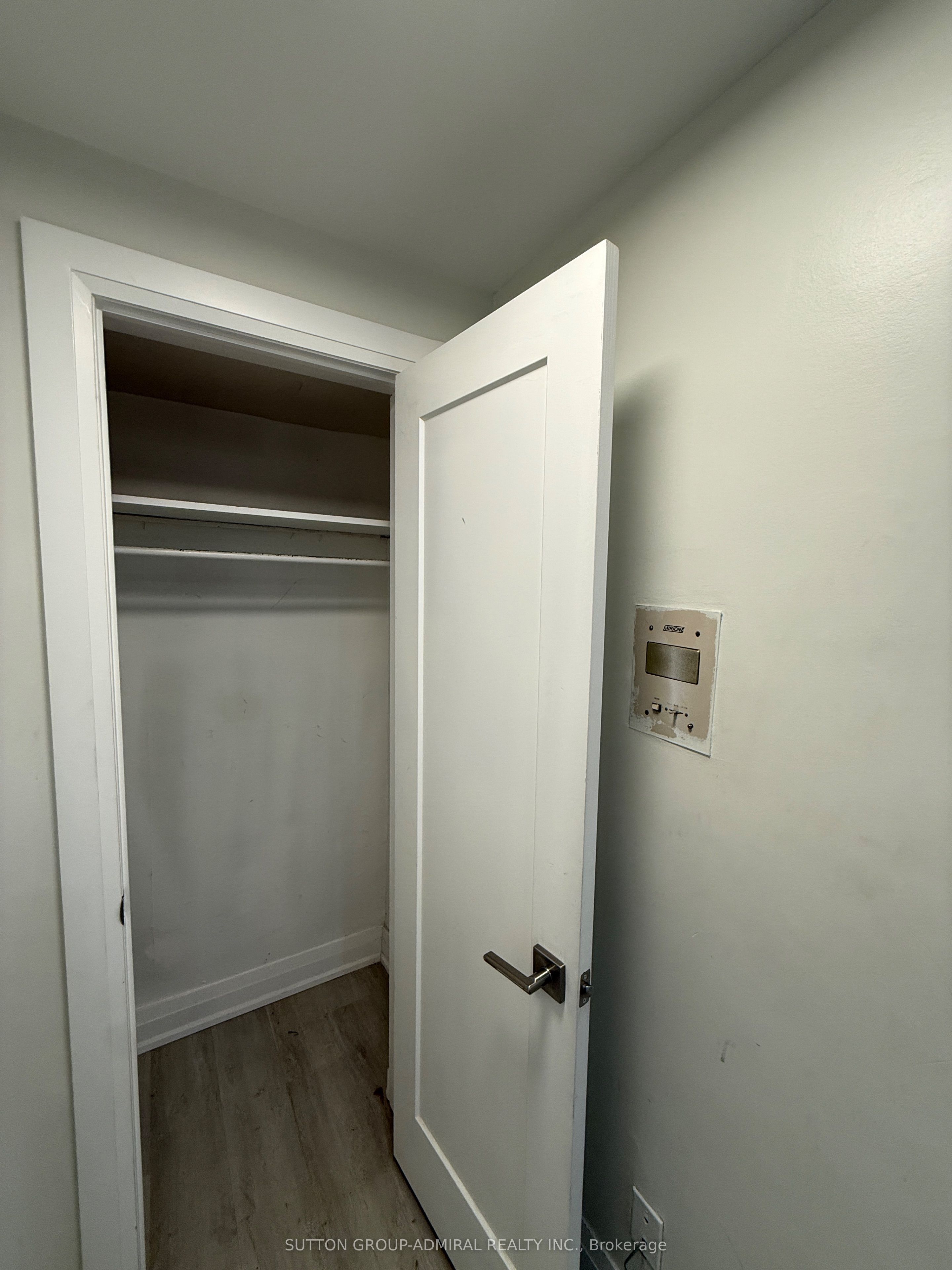 699 Eglinton Avenue W 104, Toronto, ON M5N 1C6 photo 4