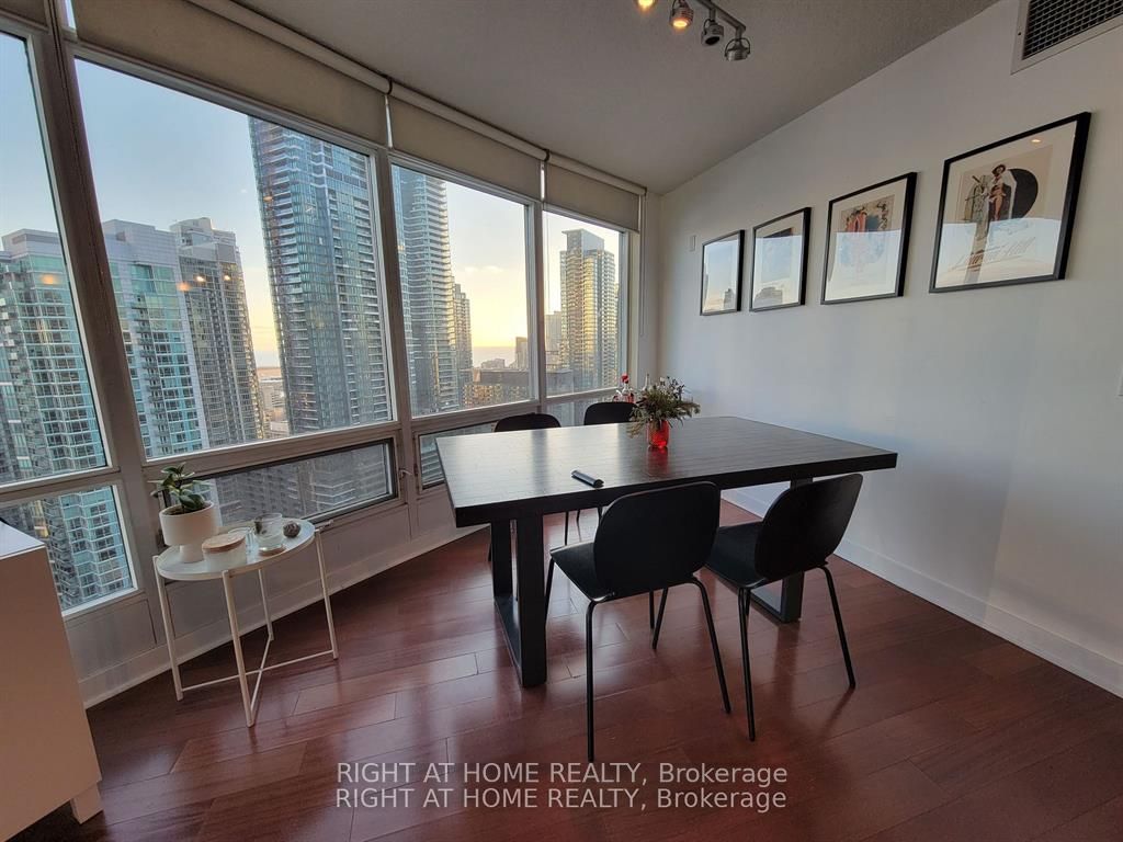 361 Front Street W 3205, Toronto, ON M5V 3R5 photo 5