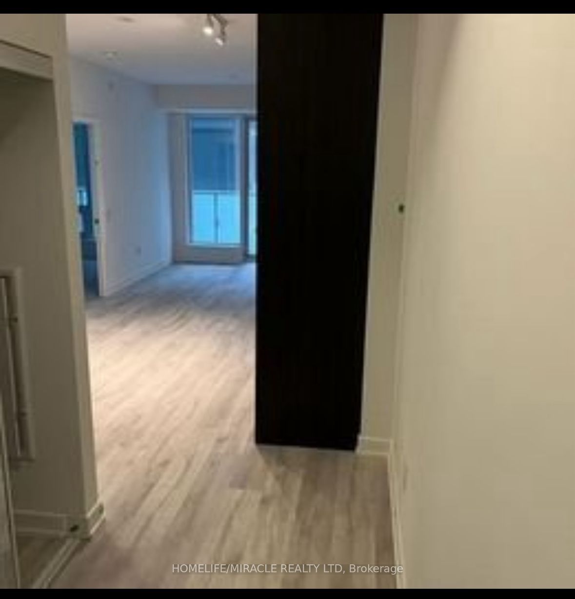 7 Golden Lion Heights N530, Toronto, ON M2M 0C1 photo 2