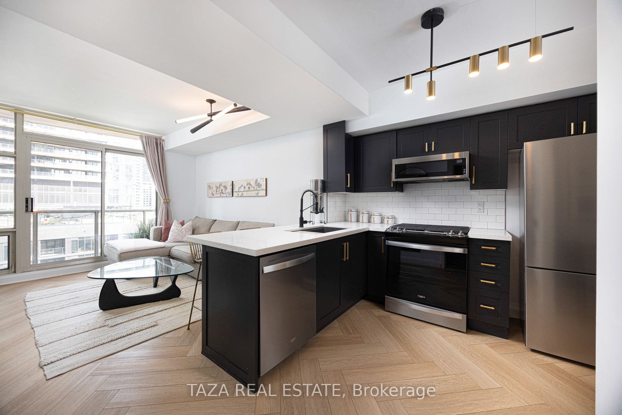 10 Navy Wharf Court 1705, Toronto, ON M5V 3V2 photo 2
