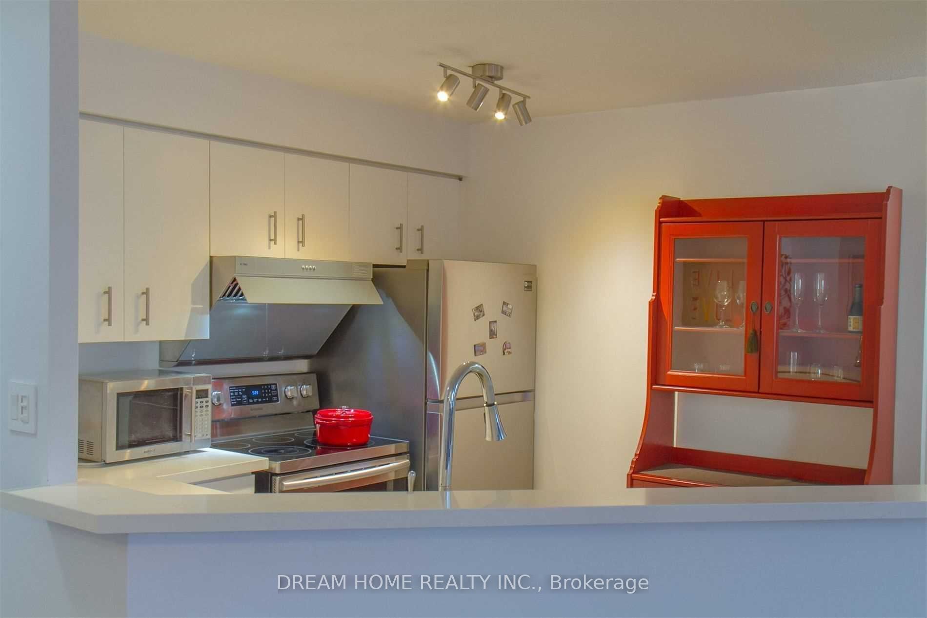 25 Grenville Street 1201, Toronto, ON M4Y 2X5 photo 5
