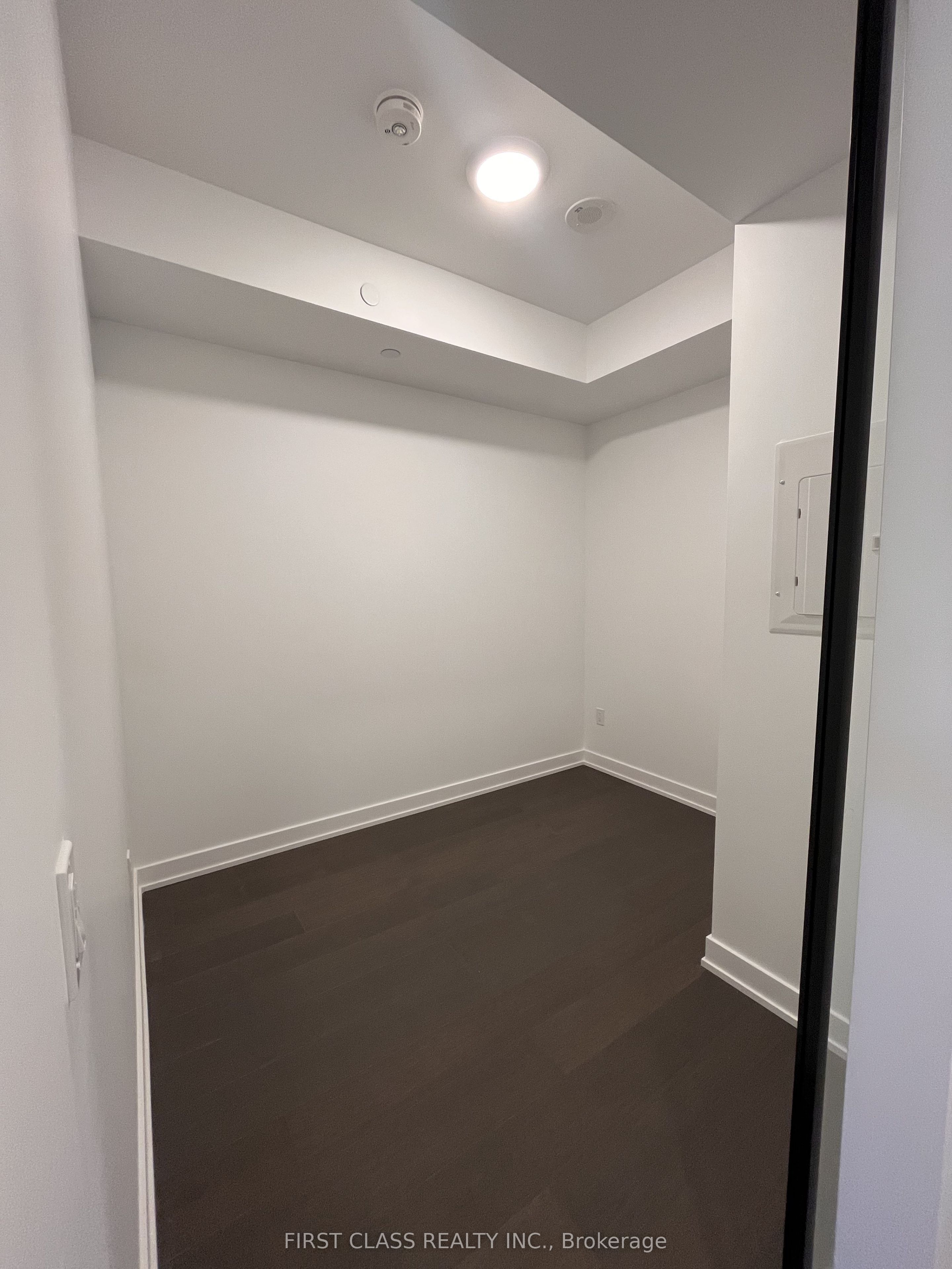 91 Montclair Avenue 522, Toronto, ON M5P 0B1 photo 3