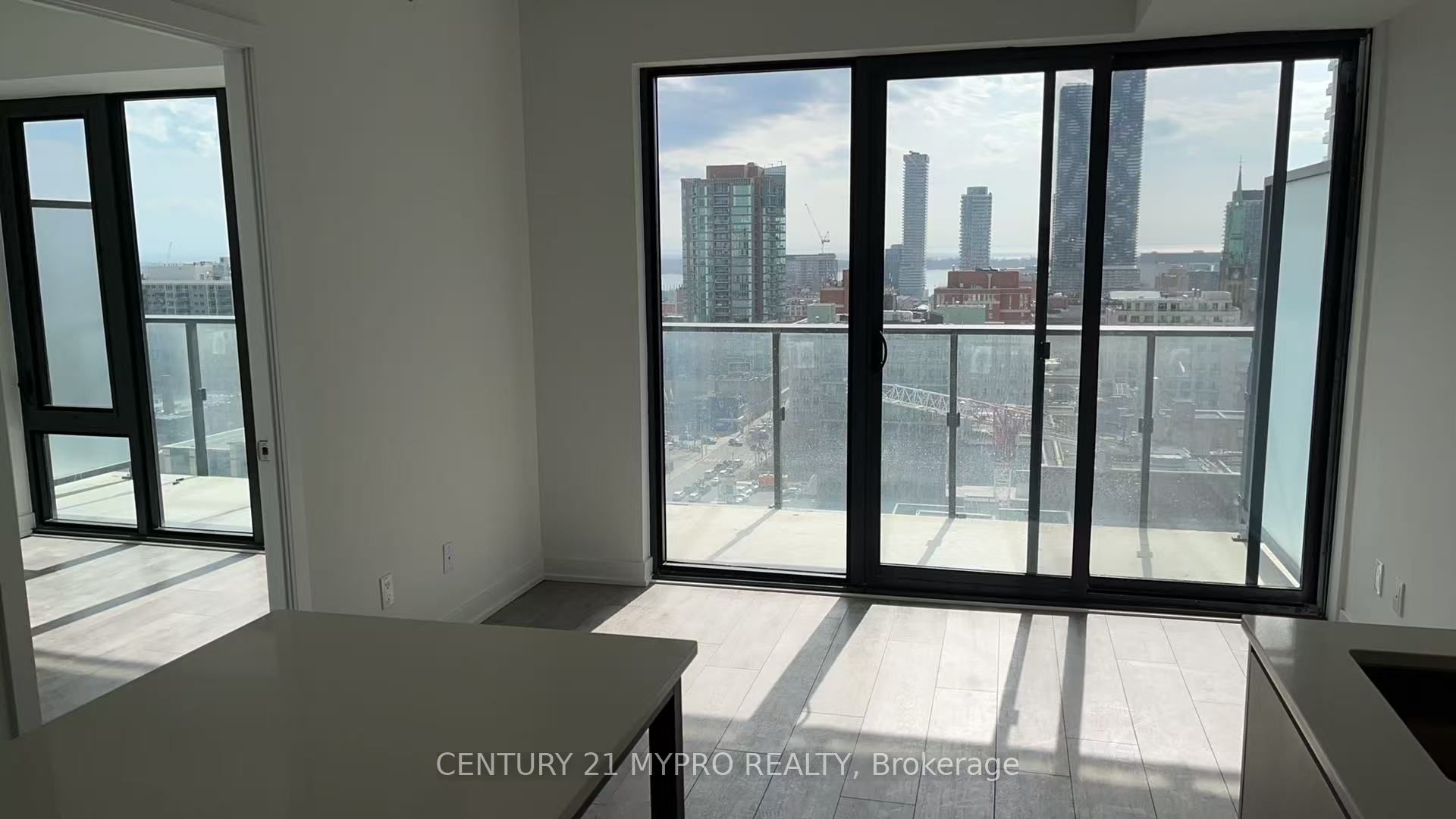 47 Mutual Street 1701, Toronto, ON M5B 0C6 photo 2