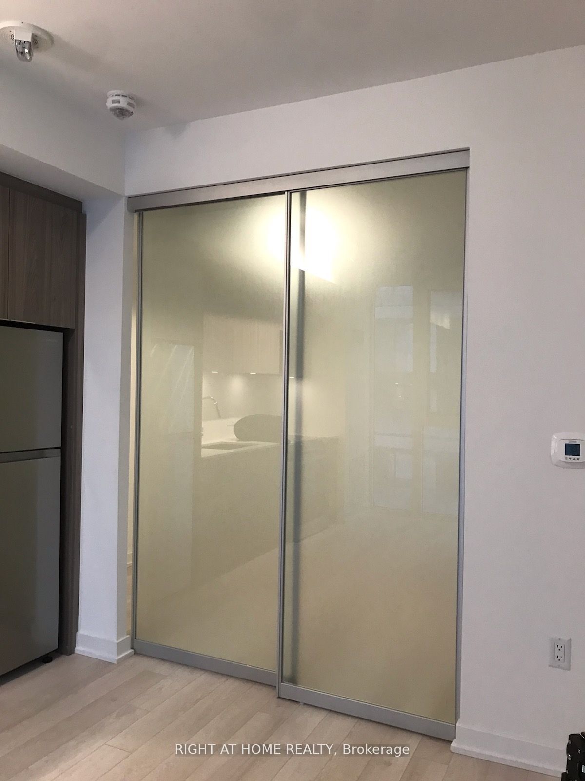 357 King Street W 1507, Toronto, ON M5V 0S7 photo 4