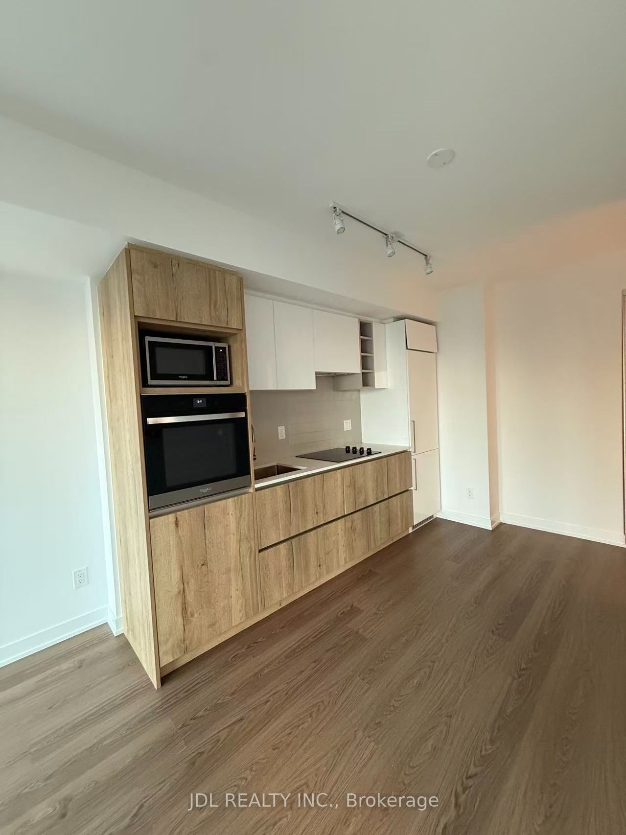 319 Jarvis Street 2817, Toronto, ON M5B 0C8 photo 2