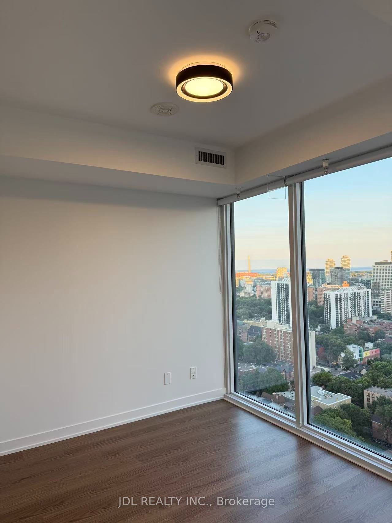 319 Jarvis Street 2817, Toronto, ON M5B 0C8 photo 4