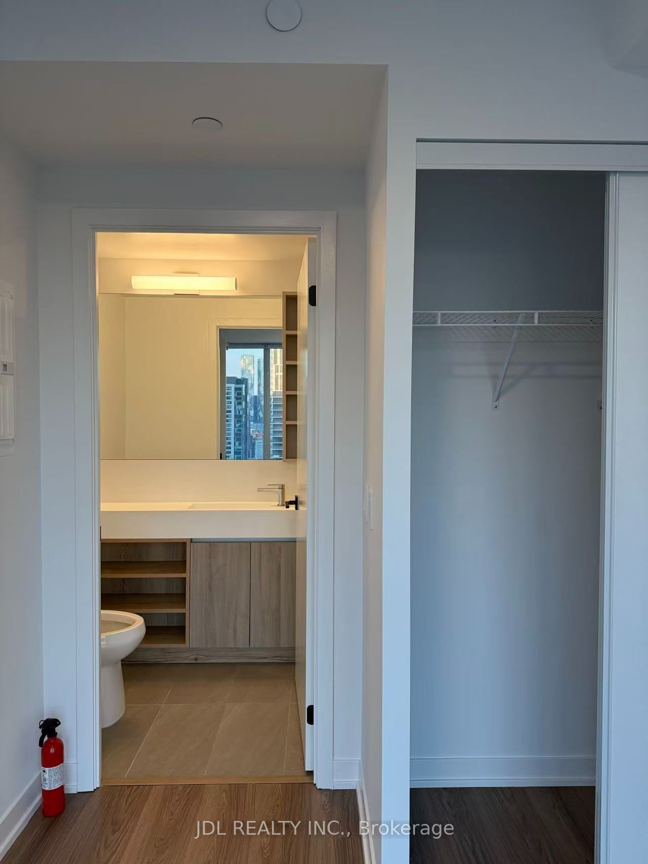 319 Jarvis Street 2817, Toronto, ON M5B 0C8 photo 5
