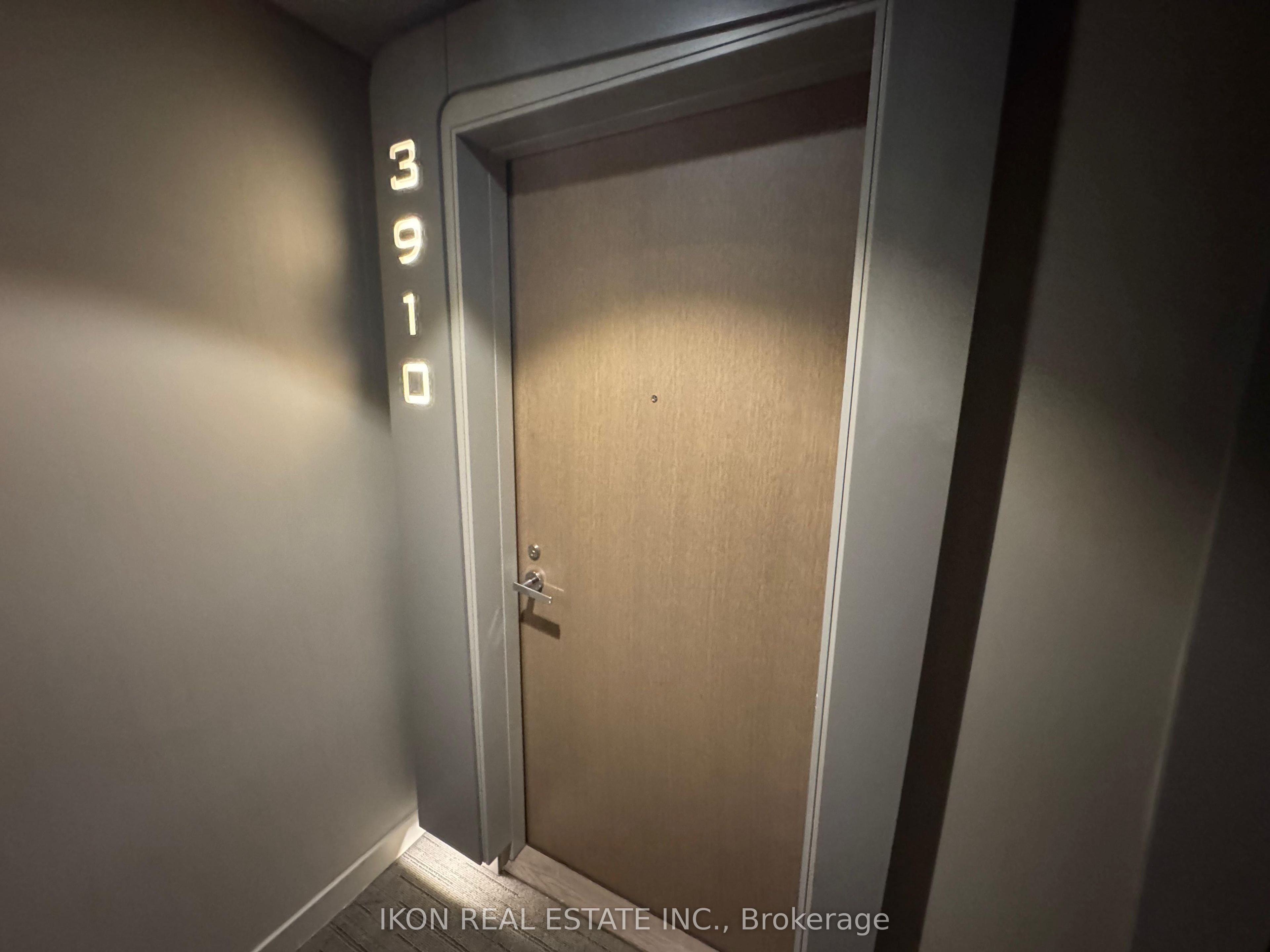 1 Bloor Street E 3910, Toronto, ON M4W 0A8