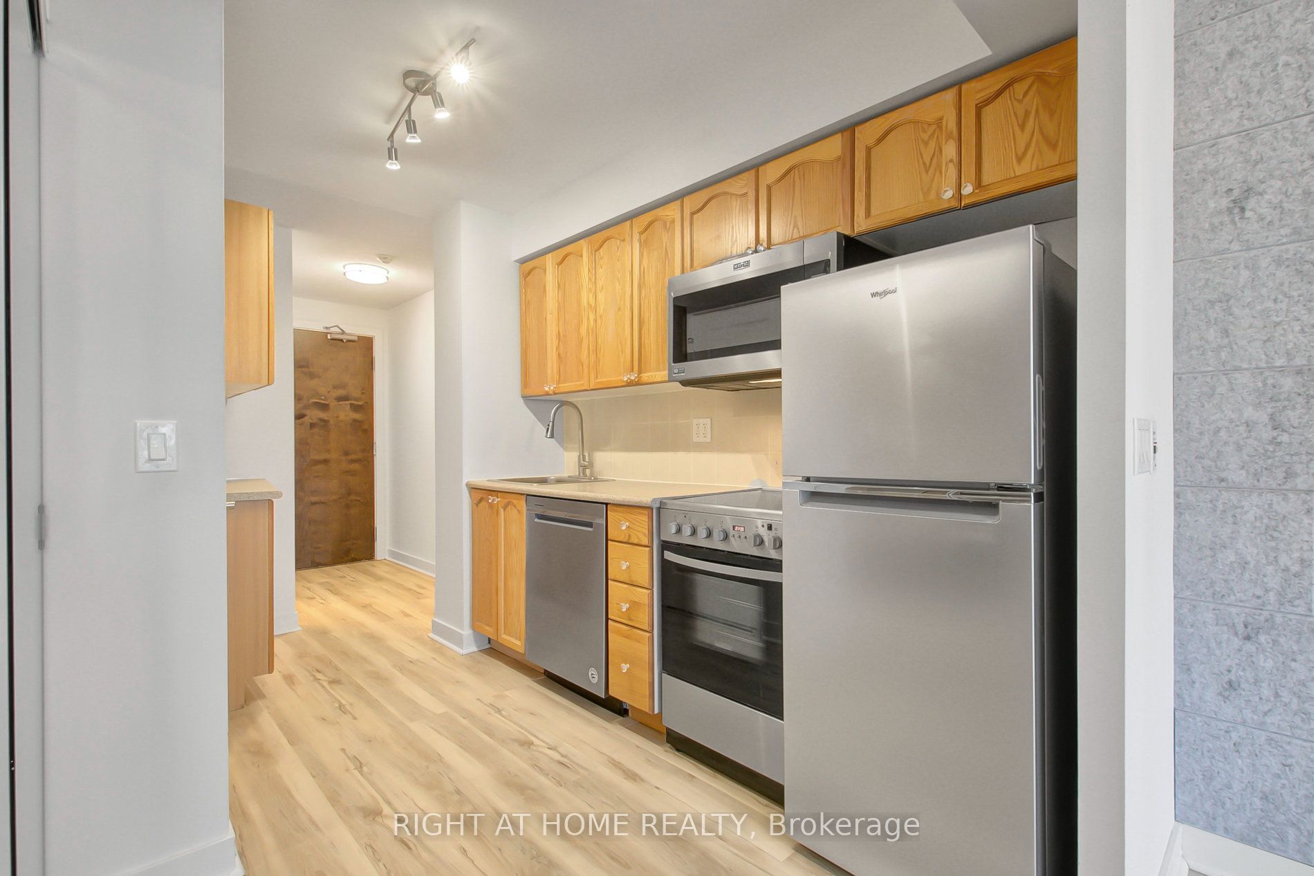 50 Lynn Williams Street 803, Toronto, ON M6K 3R9 photo 2