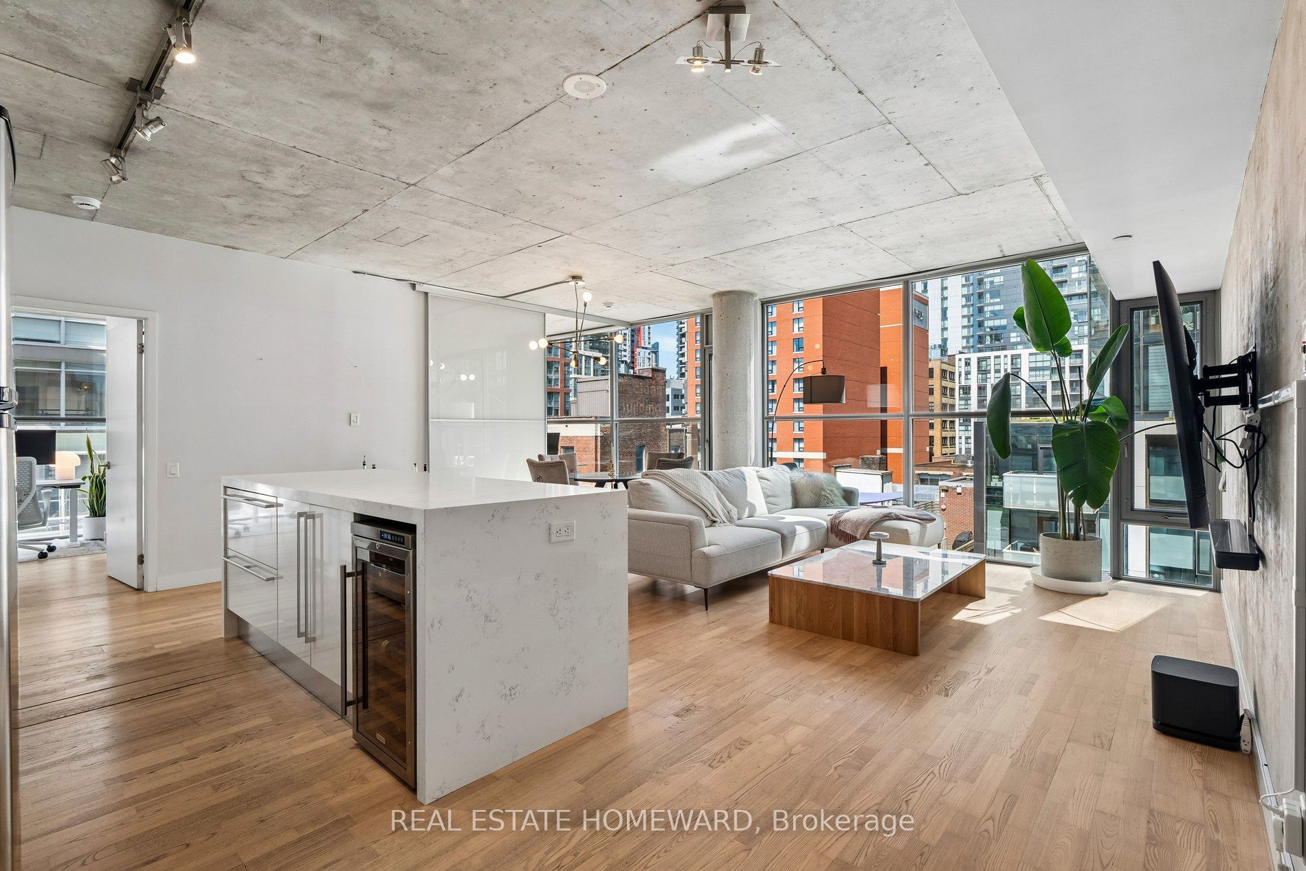 25 Oxley Street 807, Toronto, ON M5V 2J5 photo 3
