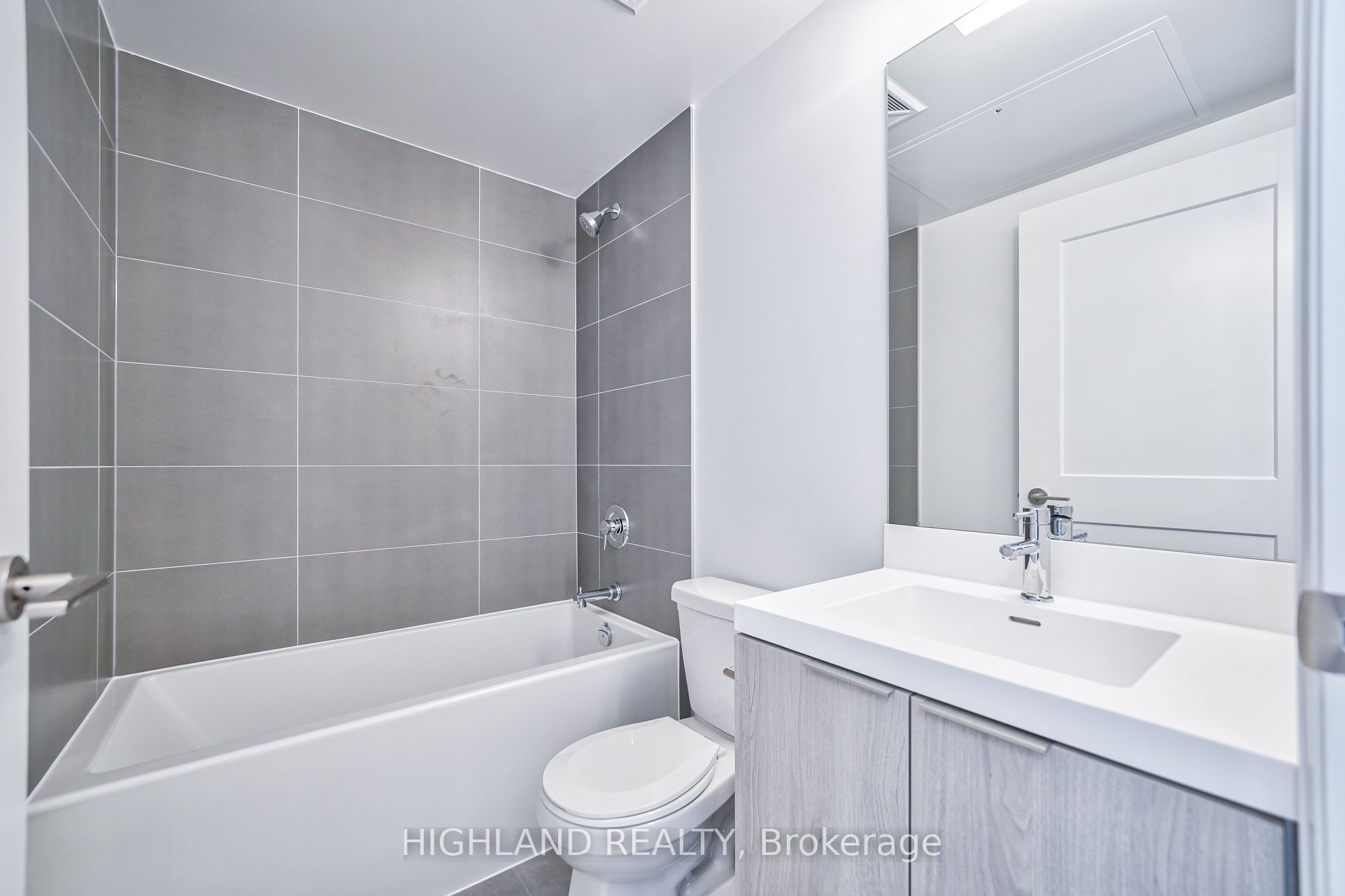 8 Widmer Street 3605, Toronto, ON M5V 0W6 photo 3