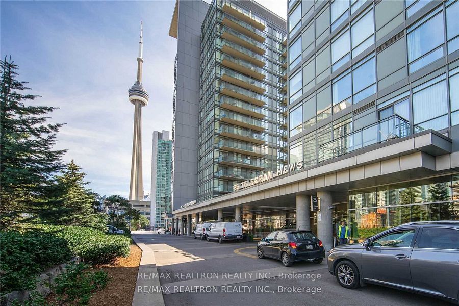 25 Telegram Mews 1508, Toronto, ON M5V 3Z1