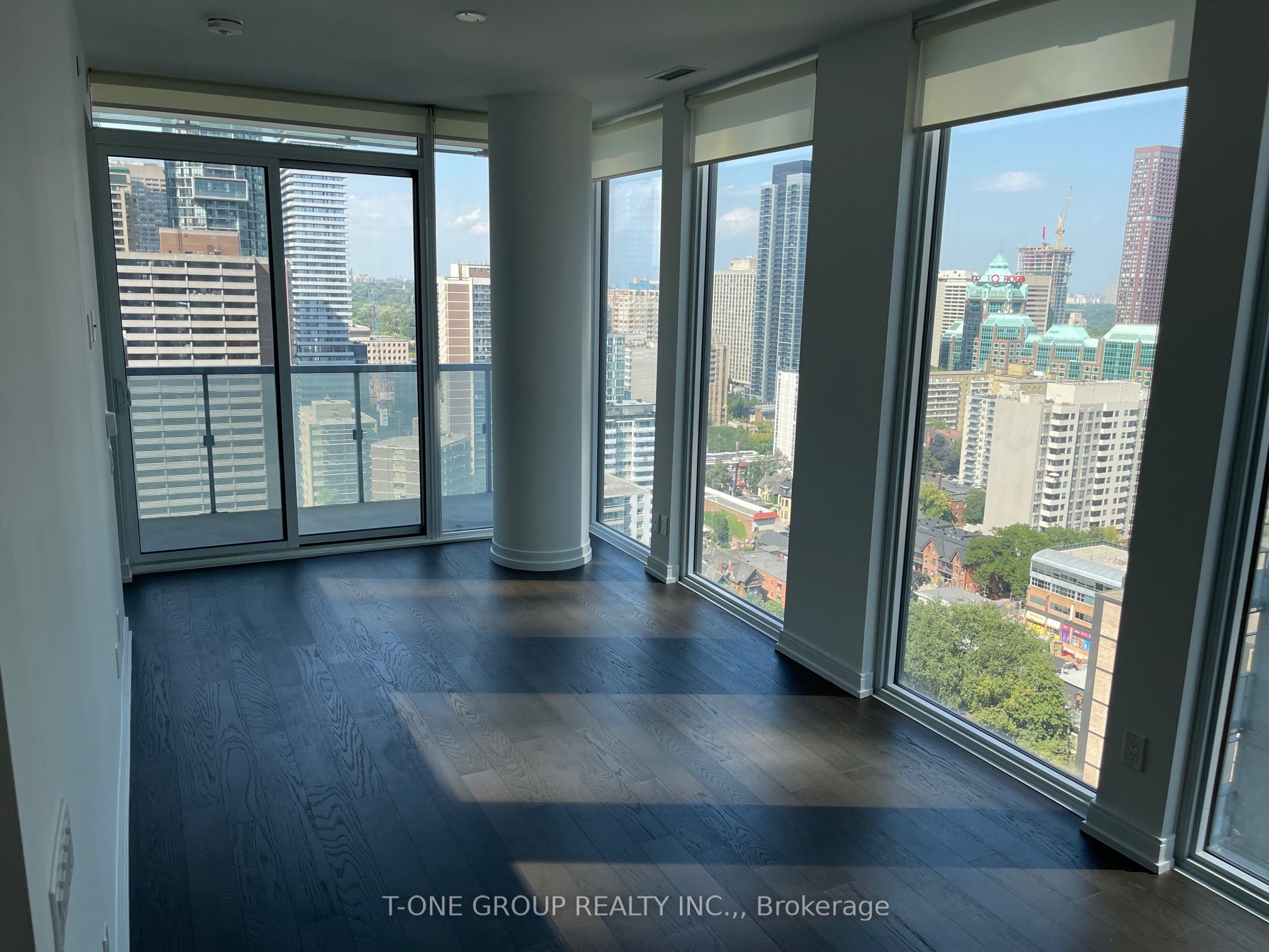 28 Wellesley Street E 2607, Toronto, ON M4Y 0C4 photo 3