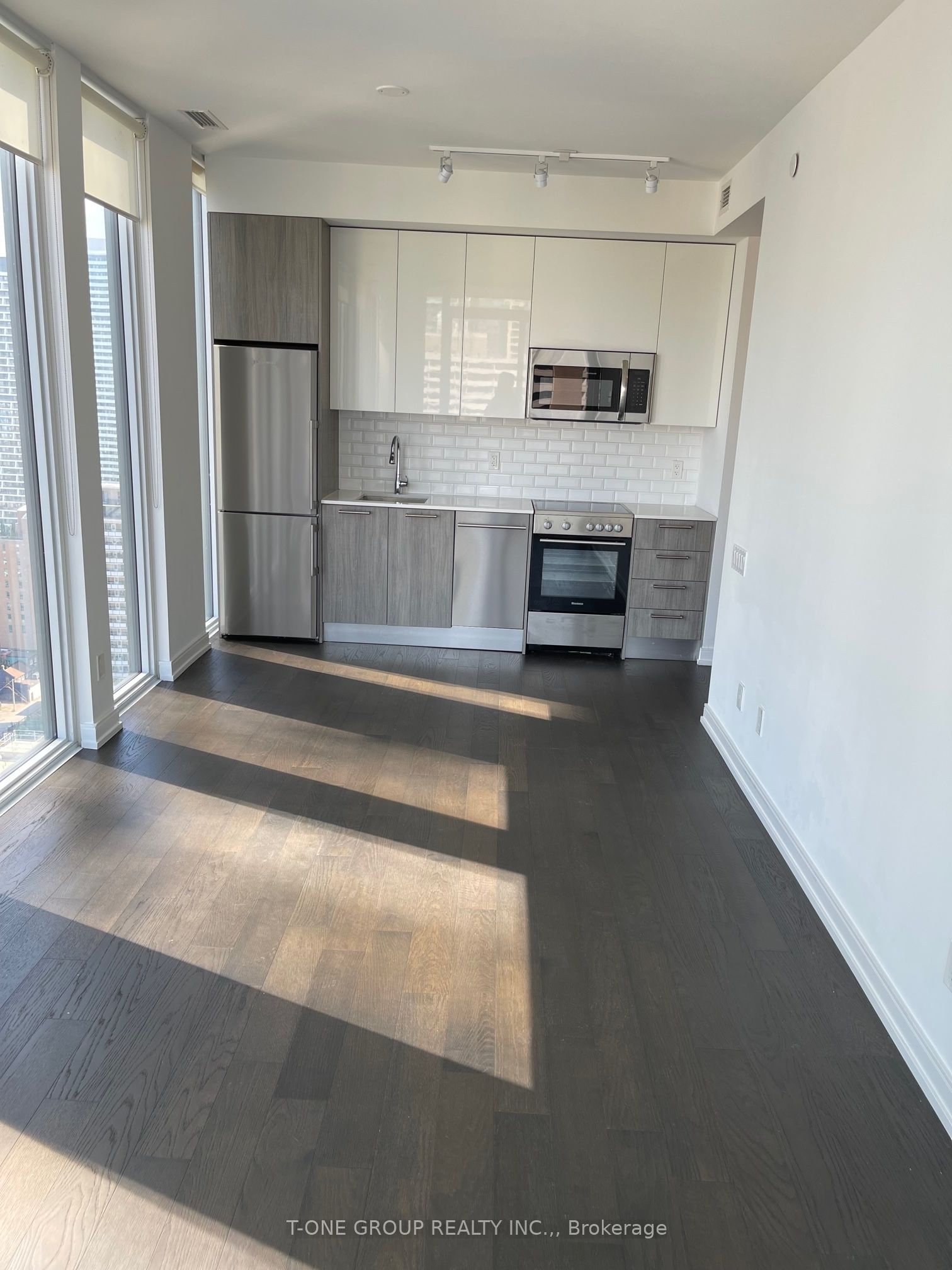 28 Wellesley Street E 2607, Toronto, ON M4Y 0C4 photo 4