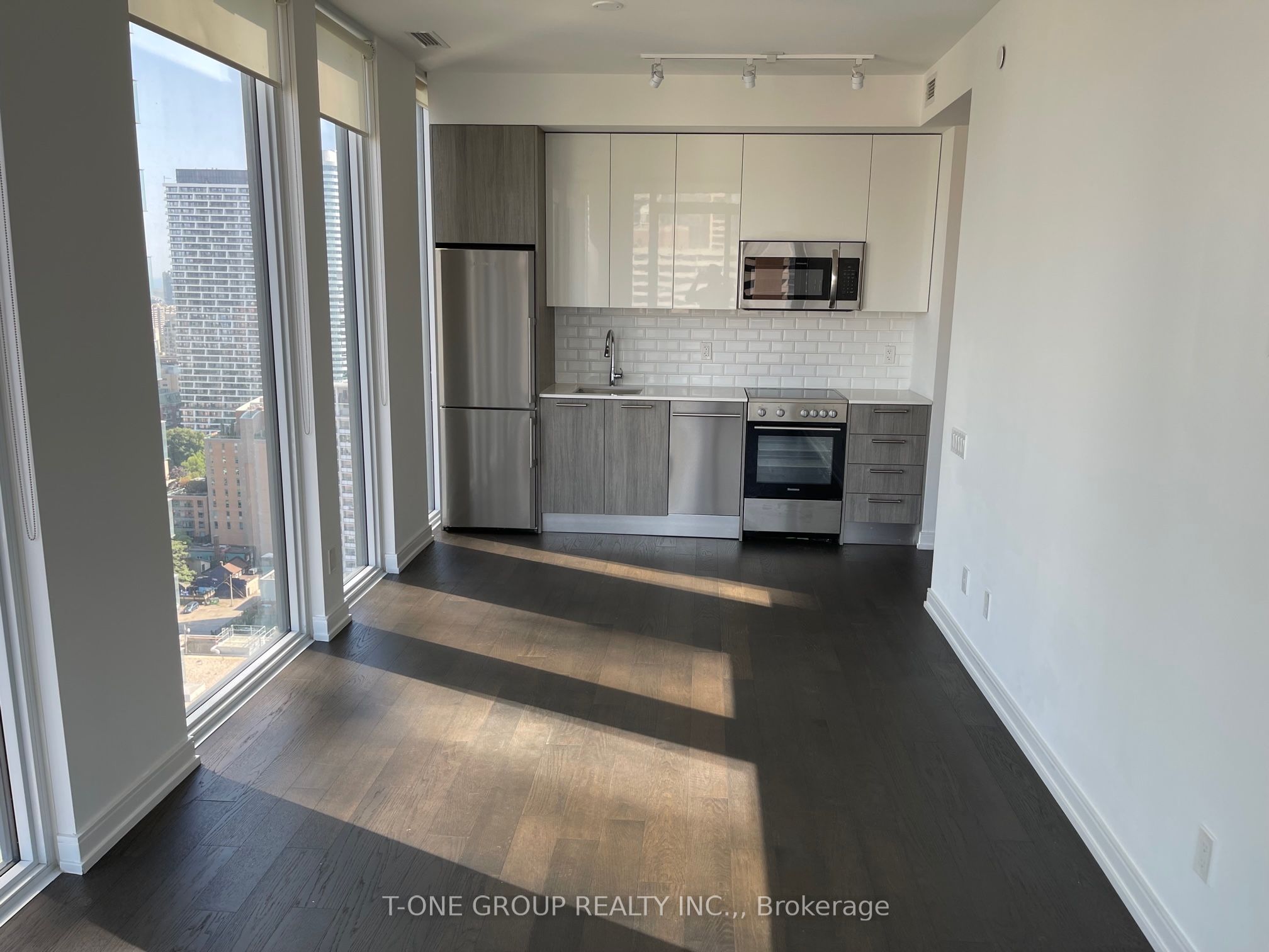 28 Wellesley Street E 2607, Toronto, ON M4Y 0C4 photo 5