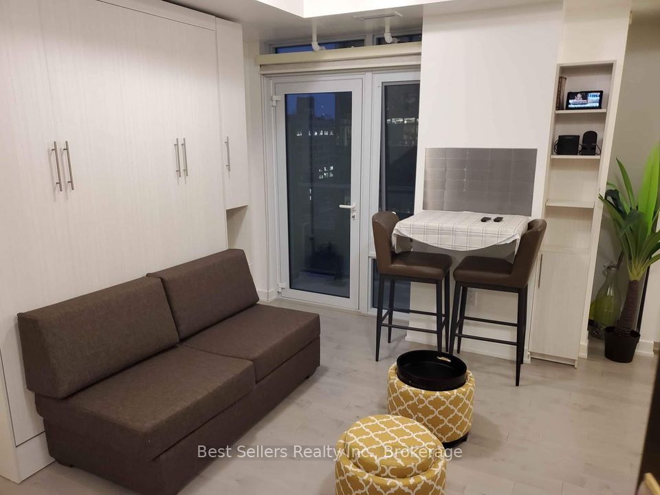 330 Richmond Street W 1605, Toronto, ON M5V 0M4 photo 2