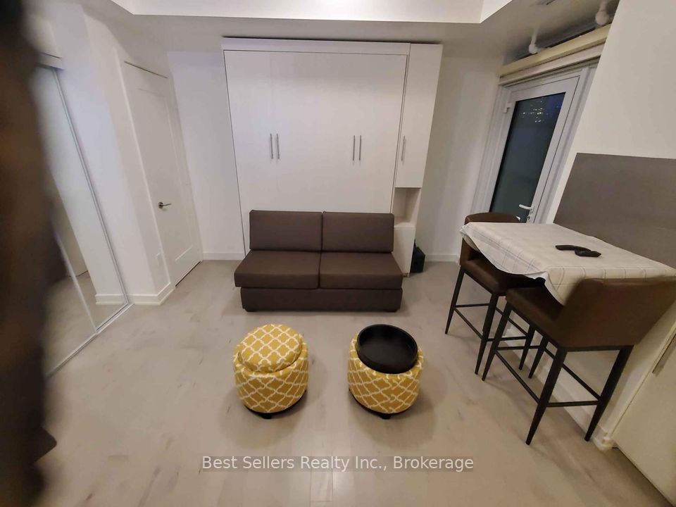 330 Richmond Street W 1605, Toronto, ON M5V 0M4 photo 4