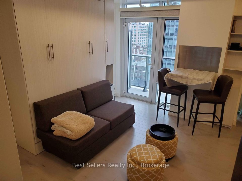 330 Richmond Street W 1605, Toronto, ON M5V 0M4 photo 5