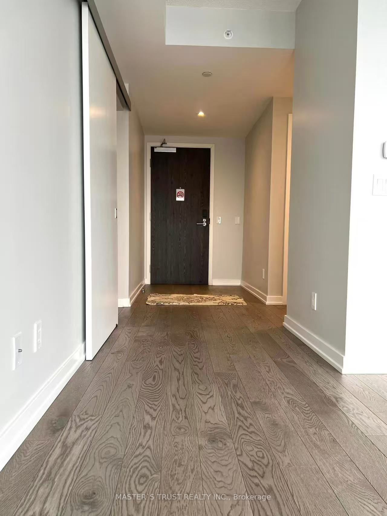 25 Richmond St East Street E 1117, Toronto, ON M5B 0A9 photo 3